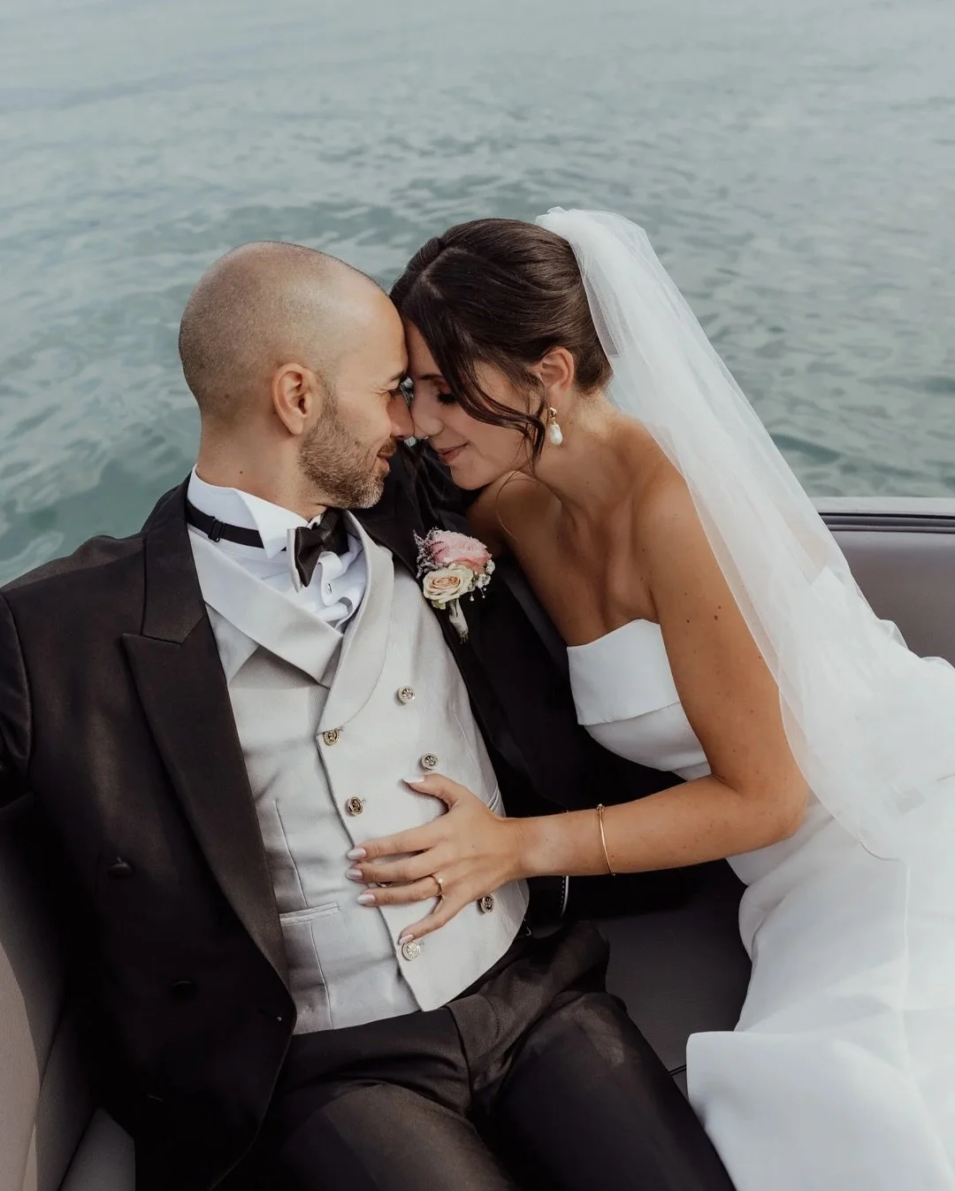 We feel endlessly grateful for the couples who let us witness their love stories🤍
That warm August day, beneath the summer light in Zurich, this Spanish dream couple reminded us what love truly feels like - pure, effortless and deeply real!🤍
.
Styl