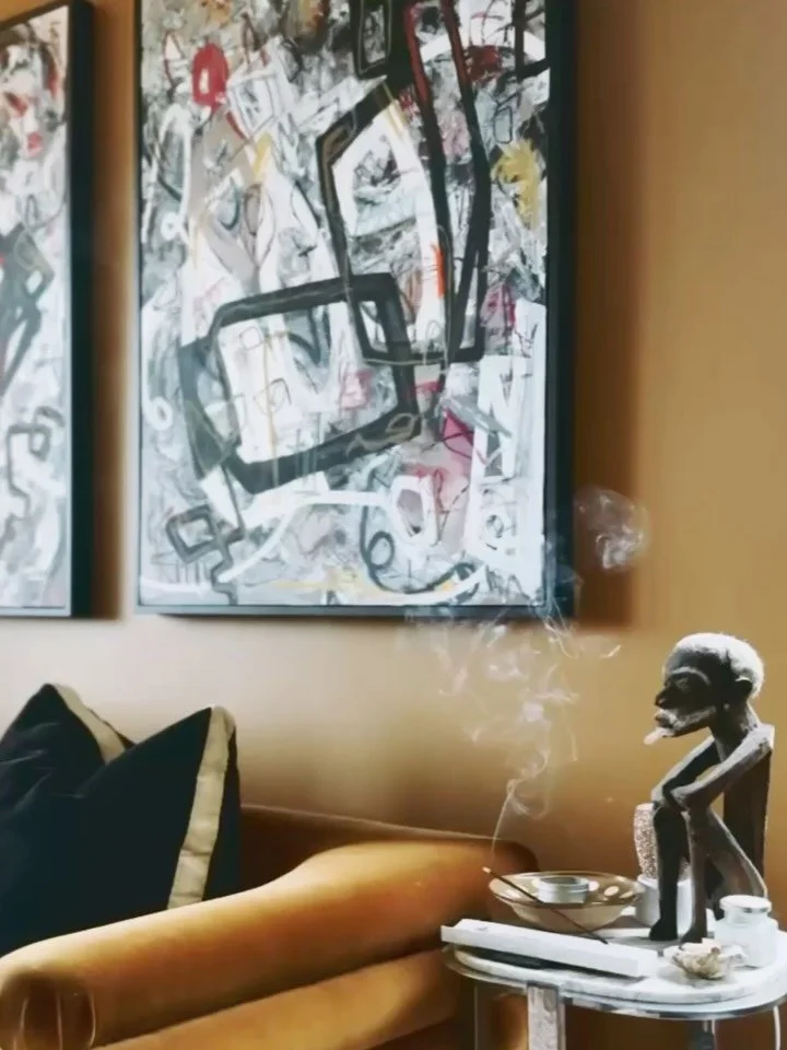 Home is where the heART is &hellip;&hellip;and my dog! 

Nesting in the snug because it feels like the depths of winter.

#moodydecor #darkwalls #interiorinspo #artforthehome #abstractexpressionist