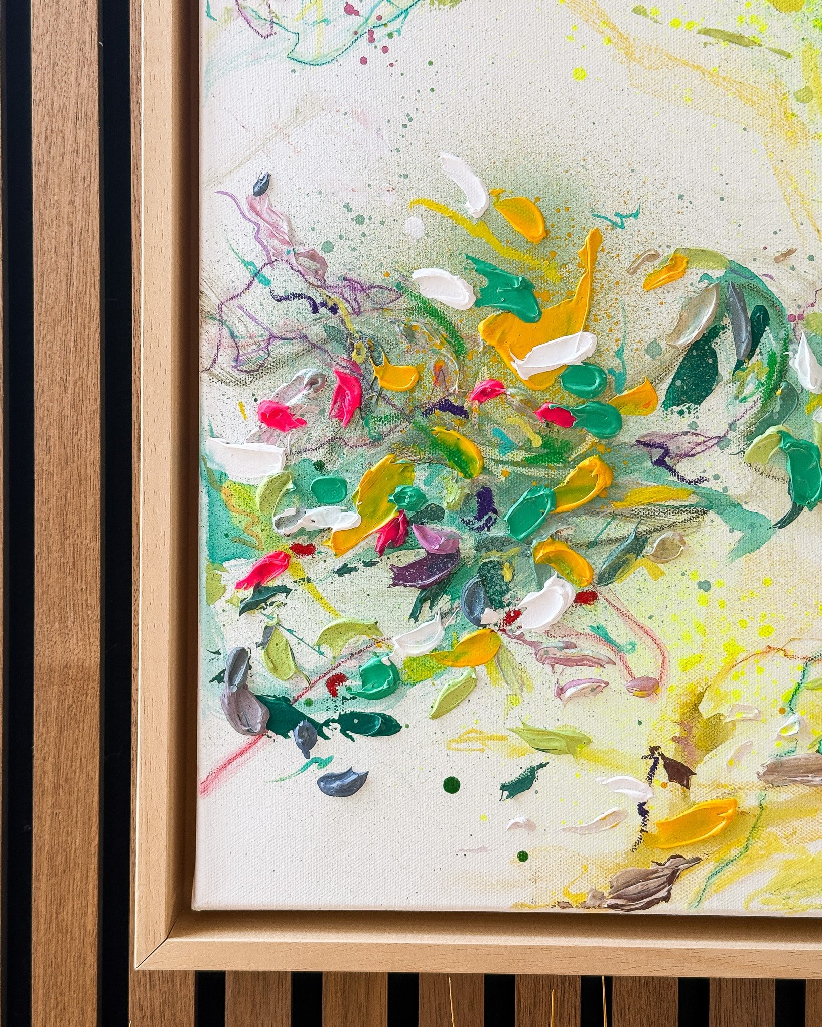 close-up-detail-of-modern-abstract-painting