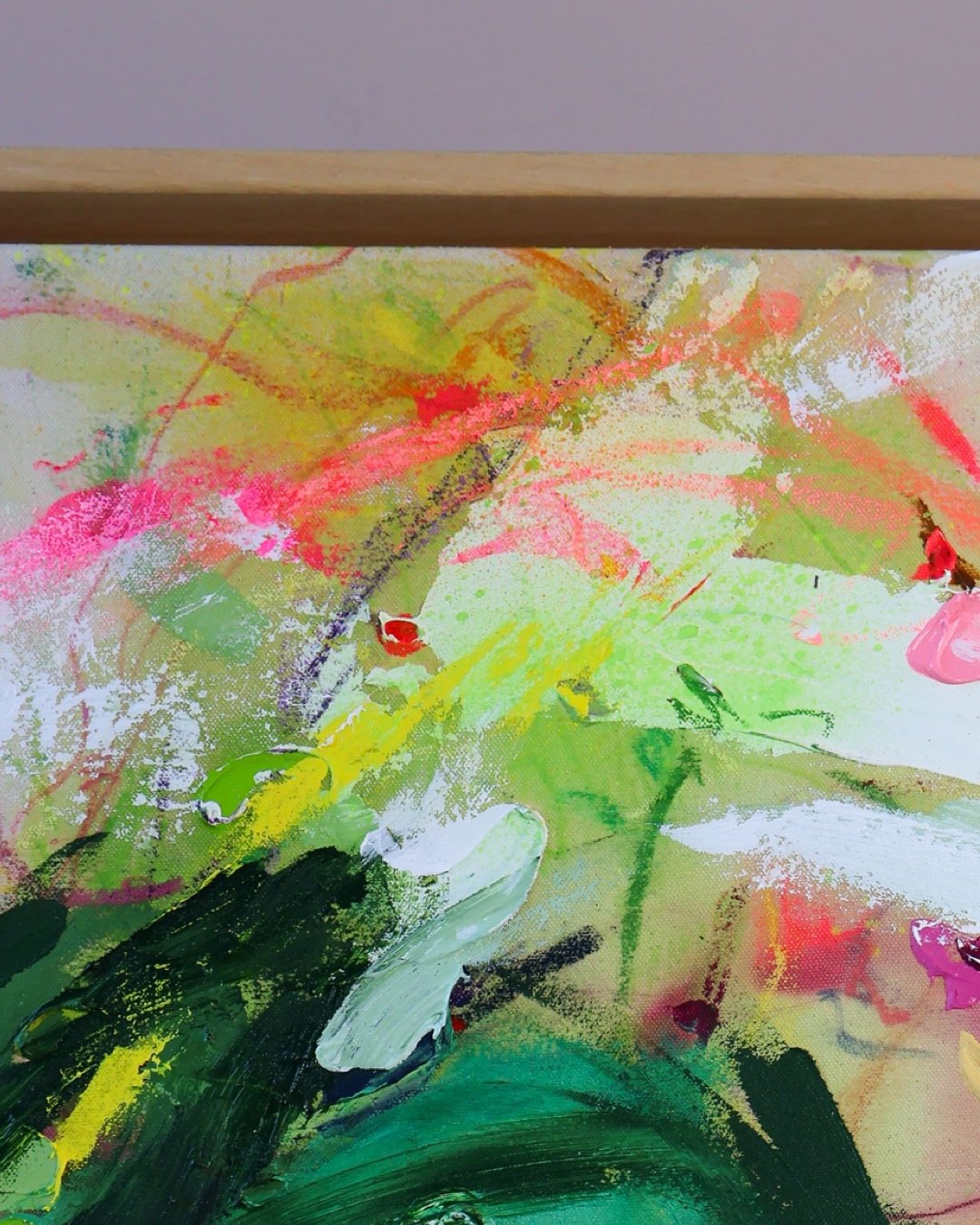 close-up-colourful-statement-abstract-painting-by-jo-fitzgerald