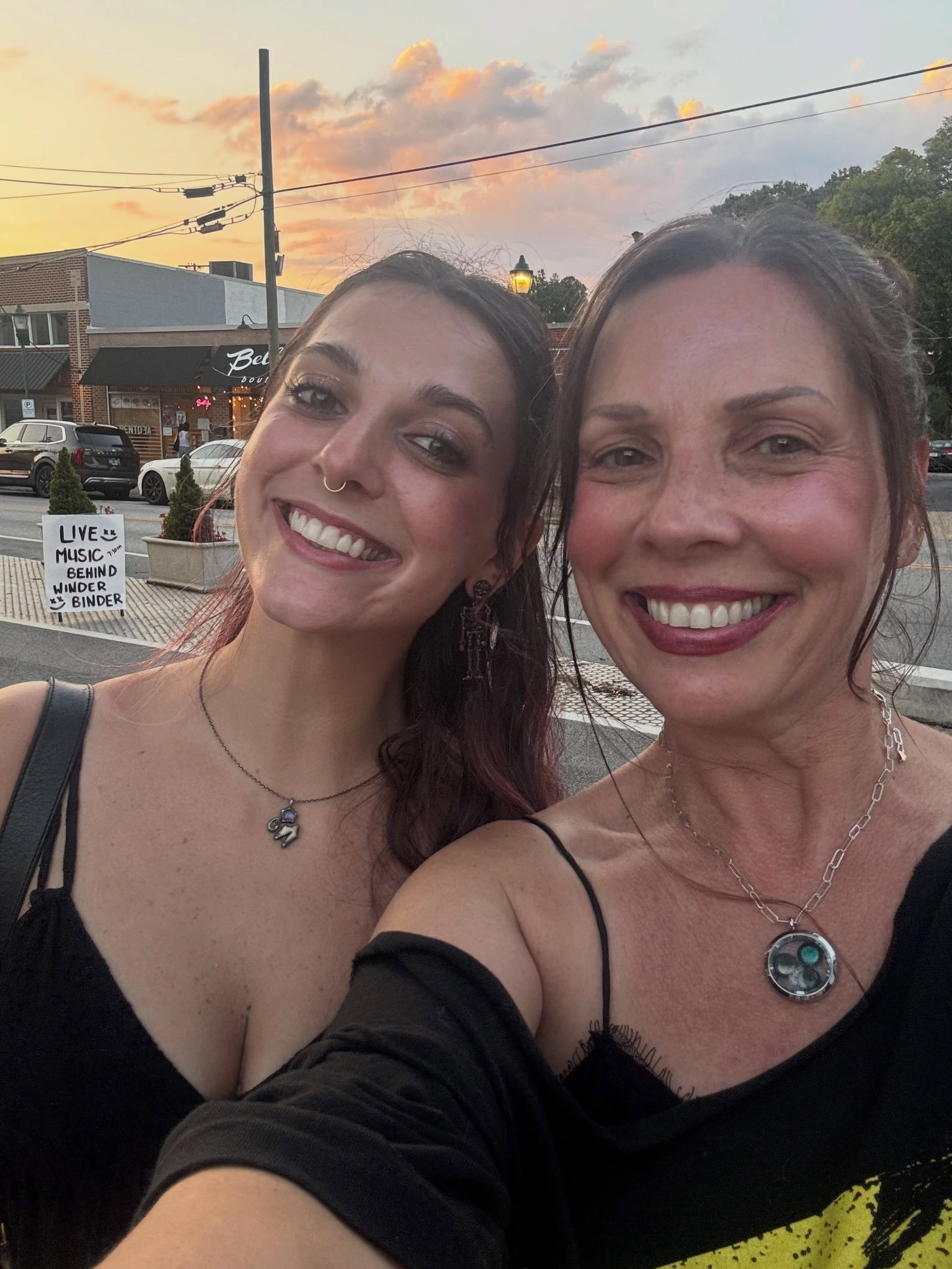 Favorite Night Market moments and treats! From shortbreads to cupcakes and more&hellip;.always so-dough based&hellip;always magical! ✨💫❤️🖤 

For those who don&rsquo;t know about Night Market, they&rsquo;re typically held on the last Friday of every