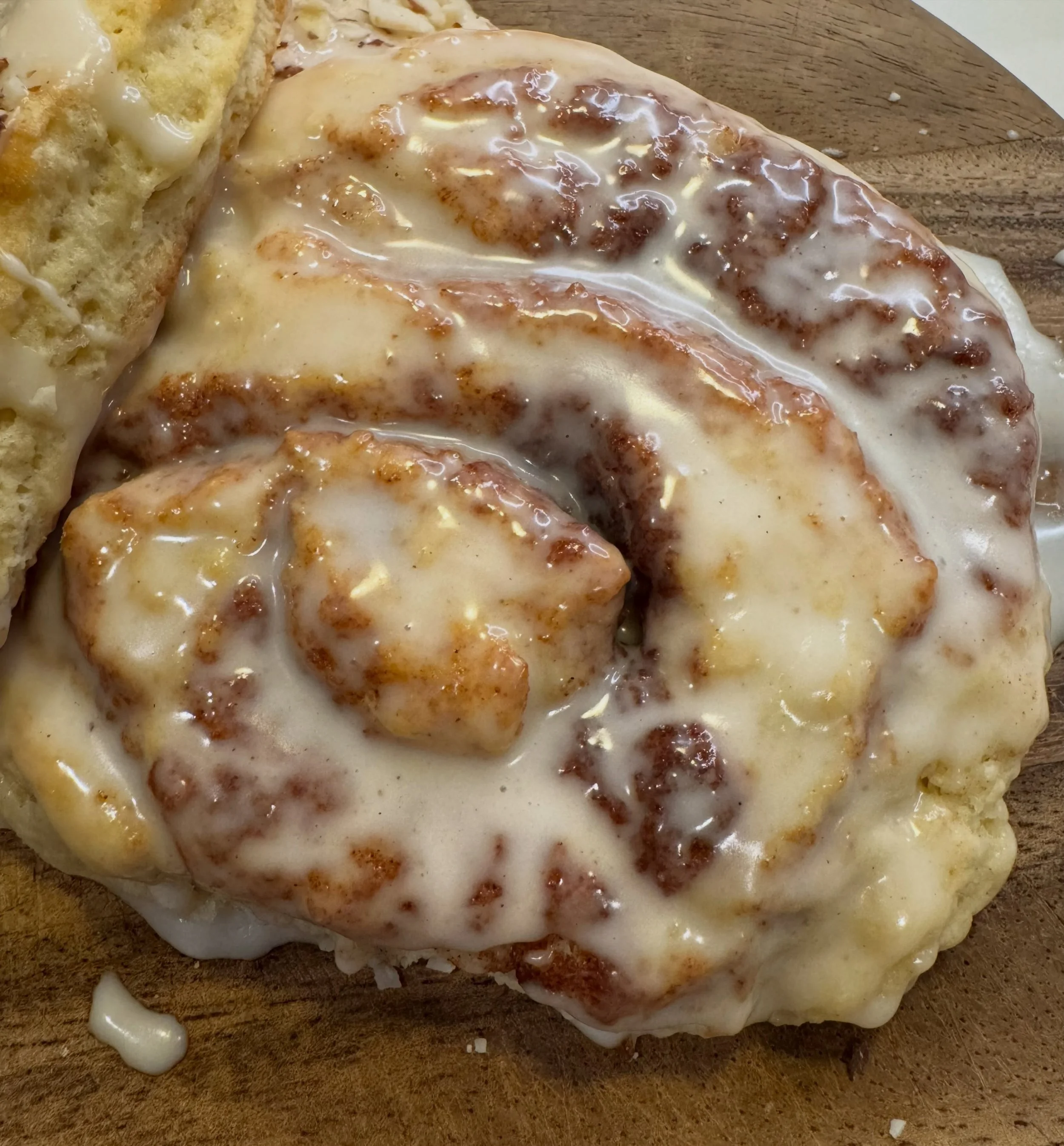 Cinnamon Roll Scones&hellip;my newest creation! Fall Vibes!!✨🍁🥃&hellip;Made with my homemade whiskey vanilla extract&hellip;delish! #fallvibes