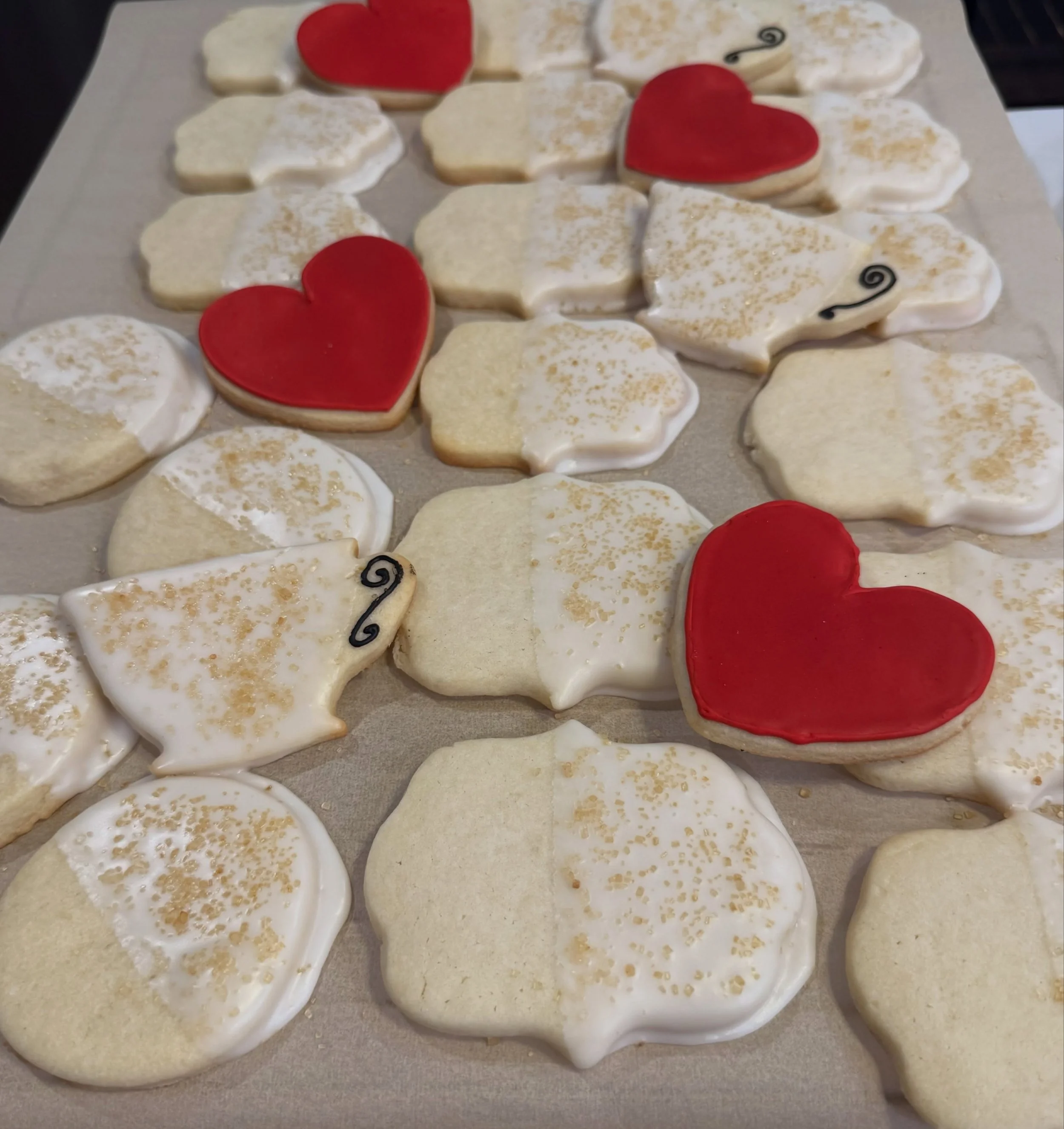 I just F*ING LOVE THEMED MARKETS! Keeps my creative juices flowing! So many many many ideas while I baked and decorated today! 
These are my So-Dough Vanilla Shortbread Cookies&hellip;some are dipped in vanilla sugar icing and some are Royal Icing, c