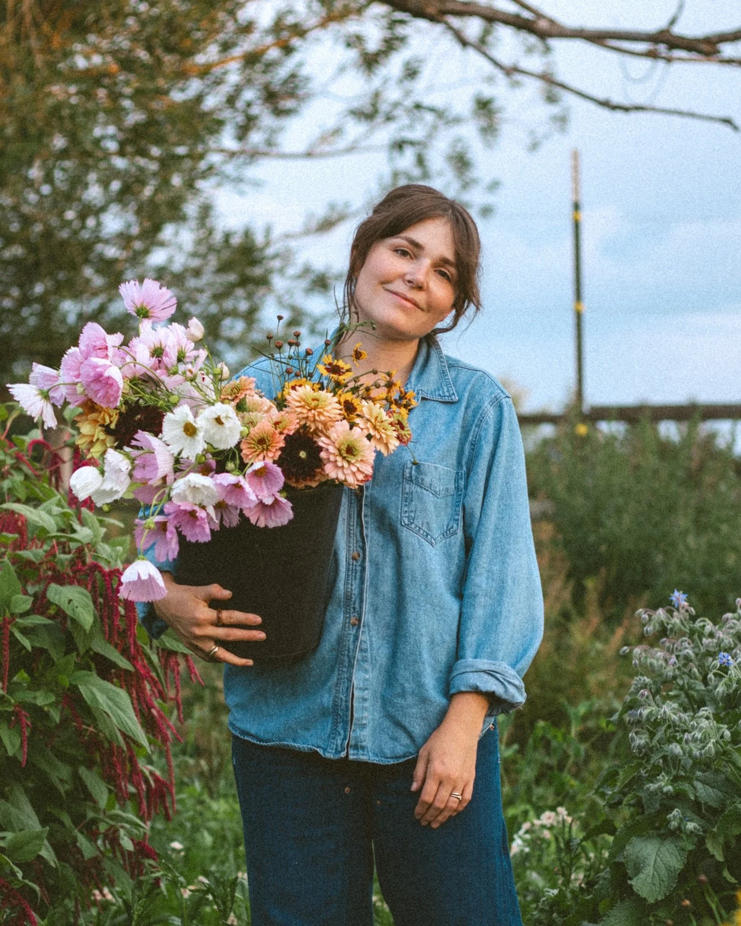 Hi friends! There are lots of new faces around here so I wanted to say welcome and share a little bit about myself and Folk Valley 🌼 

🤠 My name is Abigael (you can call me that or Abbey). I decided to start Folk Valley last year because I wanted a