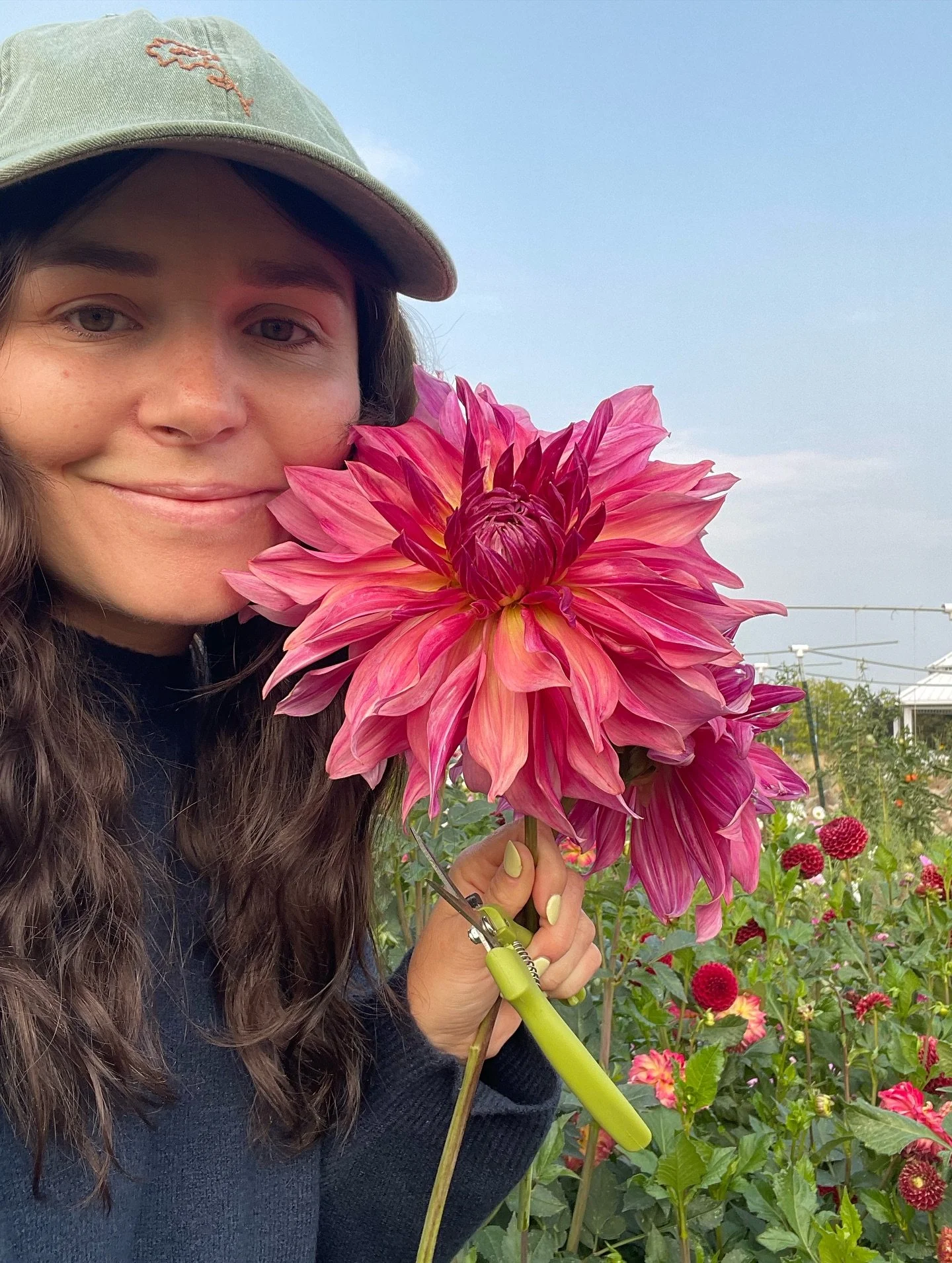 Just wanted to put my face on here and say that my heart is feeling so full lately and I&rsquo;m having a blast sharing my flower dreams with you all. Thank you for all the love and support 💕🙏🏻😘