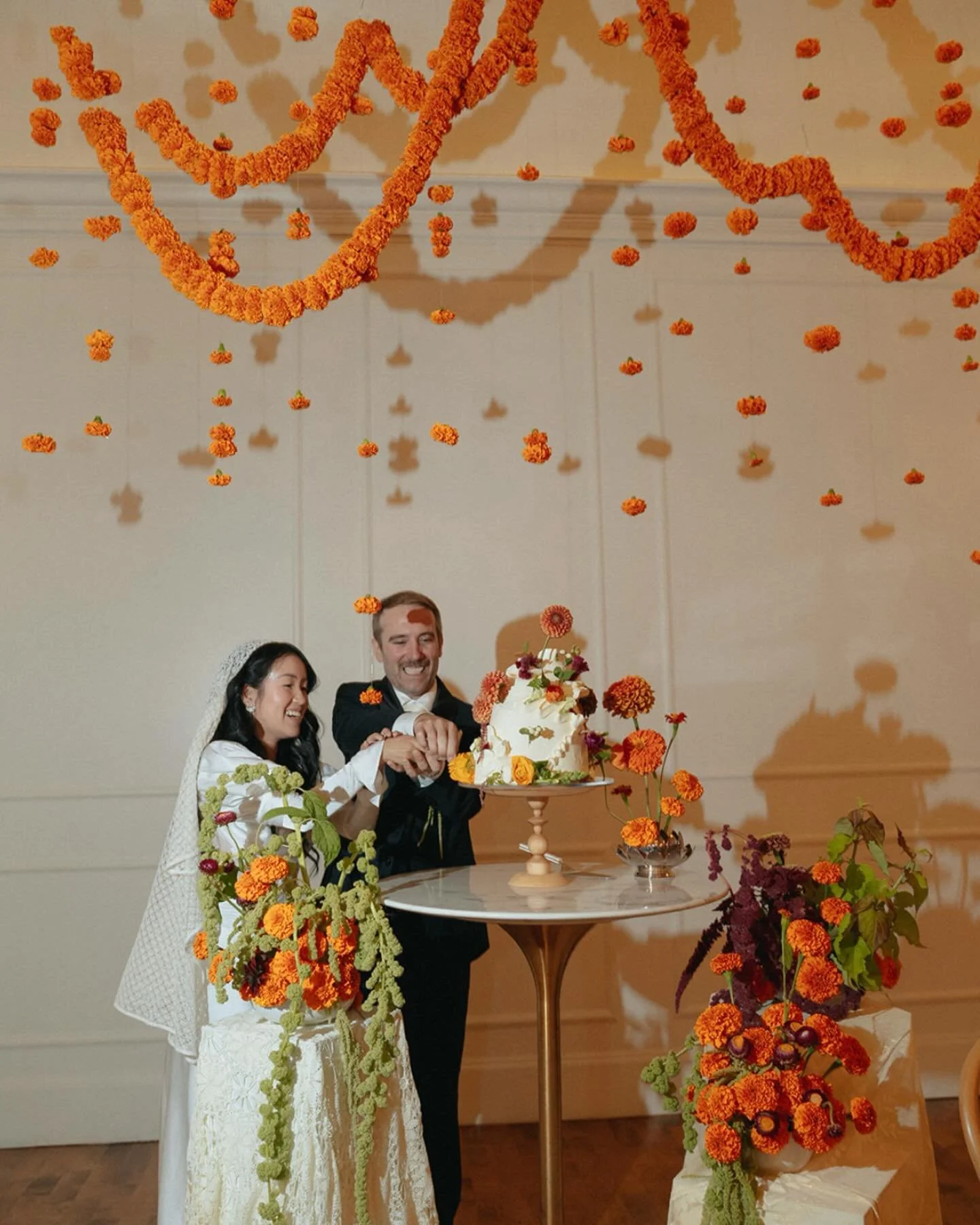 To kick off the wedding season, I thought I&rsquo;d finally share photos from one of my absolute favorite weddings to date! It was such a joy to collaborate with Skylar &amp; Pete to bring their flower dreams to life. I&rsquo;m a sucker for a couple 