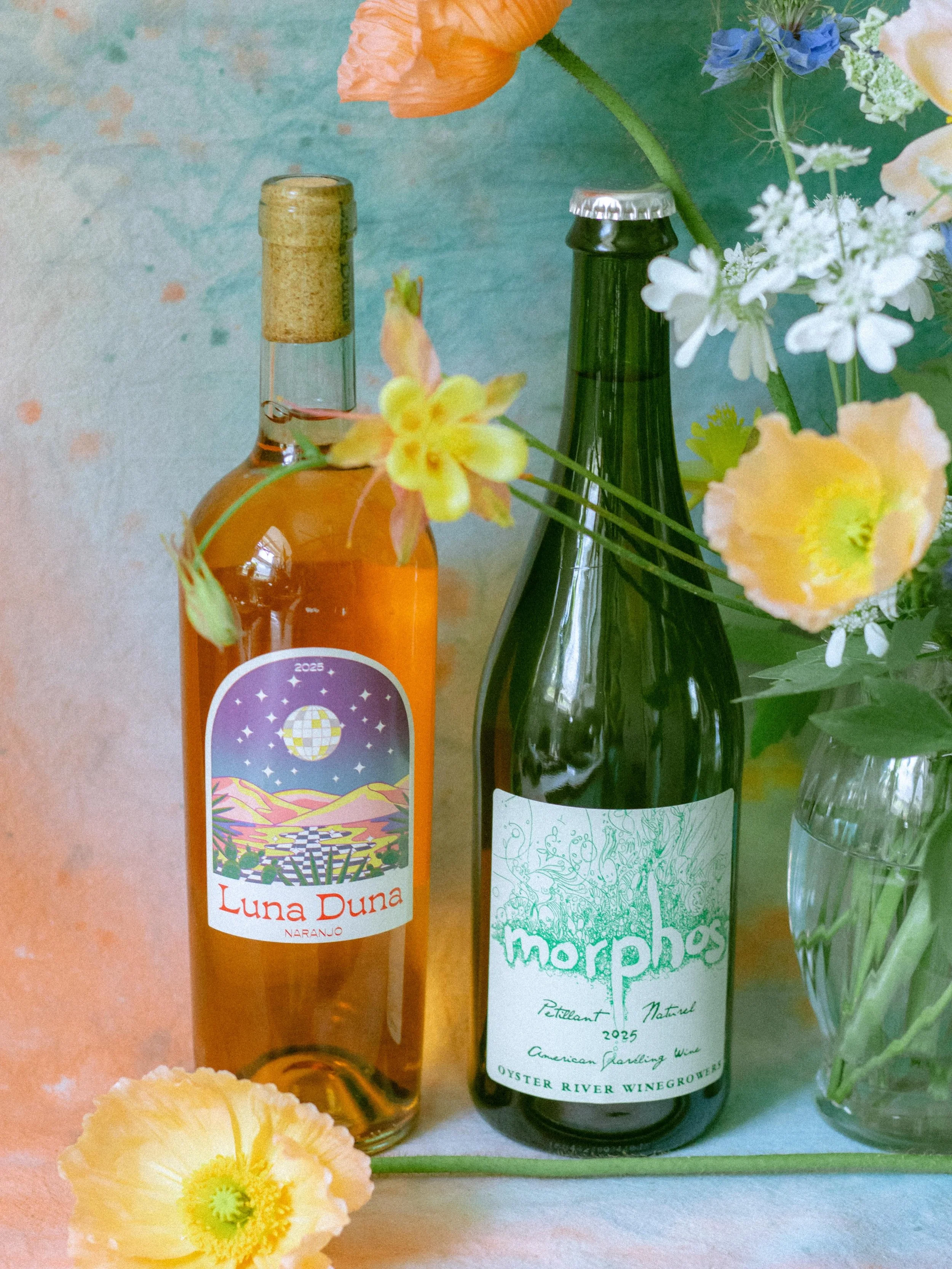 In case you missed it!! I&rsquo;m teaming up with the wonderful @dittobottleshop to bring you monthly bouquets this summer, paired with two bottles of thoughtfully curated wine. 🍷💐 The first pickup is June 15th - link in my bio to signup!