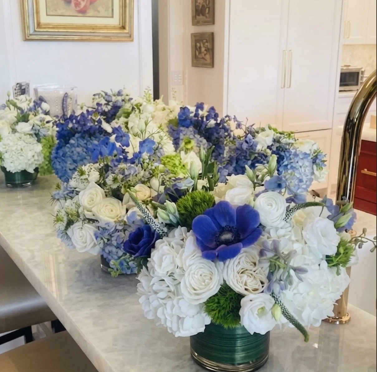 These stunning floral arrangements are the perfect touch to add warmth and elegance to a home.

Flowers on repeat 🔁🪄💐🌸☀️