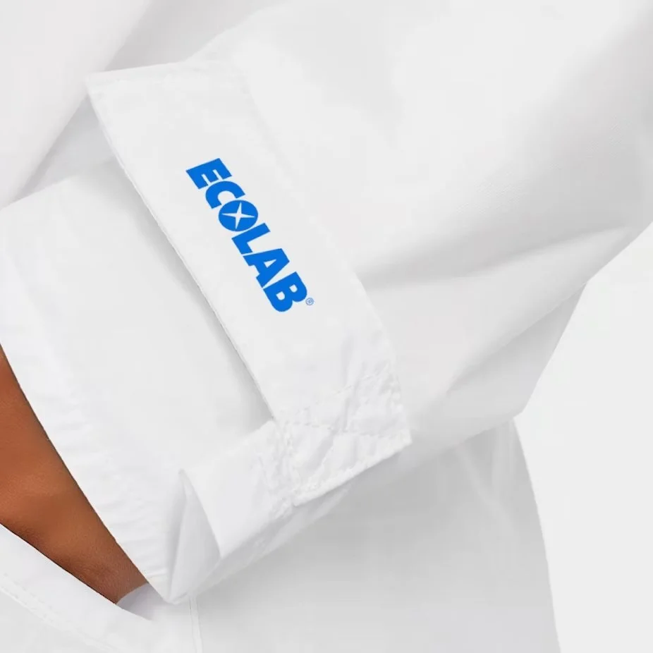 Ecolab-Lab-Coat-Detail_2024-07-16-181424_tfmf.jpeg