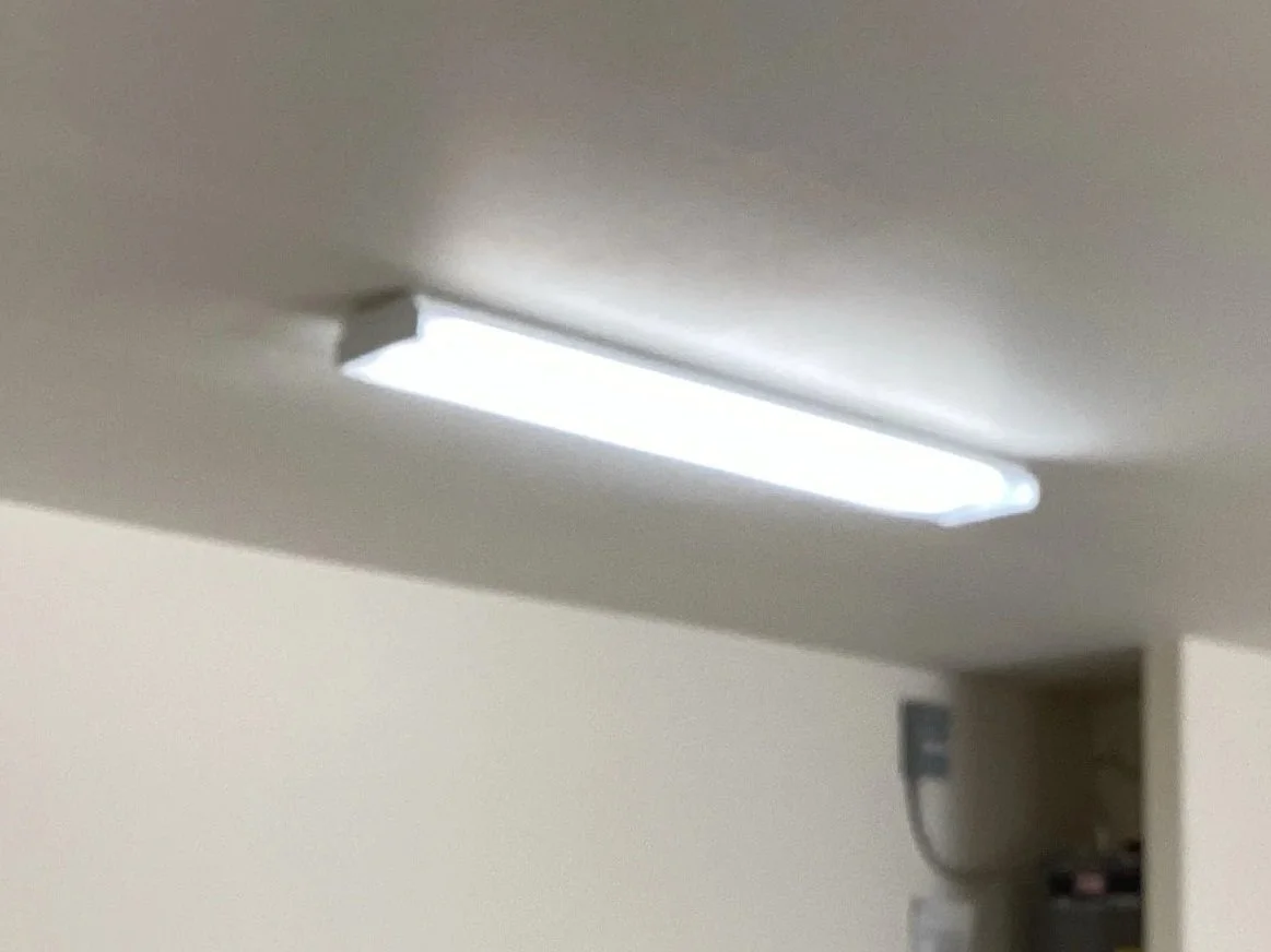 Fluorescent Tube Light Out?&nbsp; Use a Ballast-Bypass LED Bulb Kit