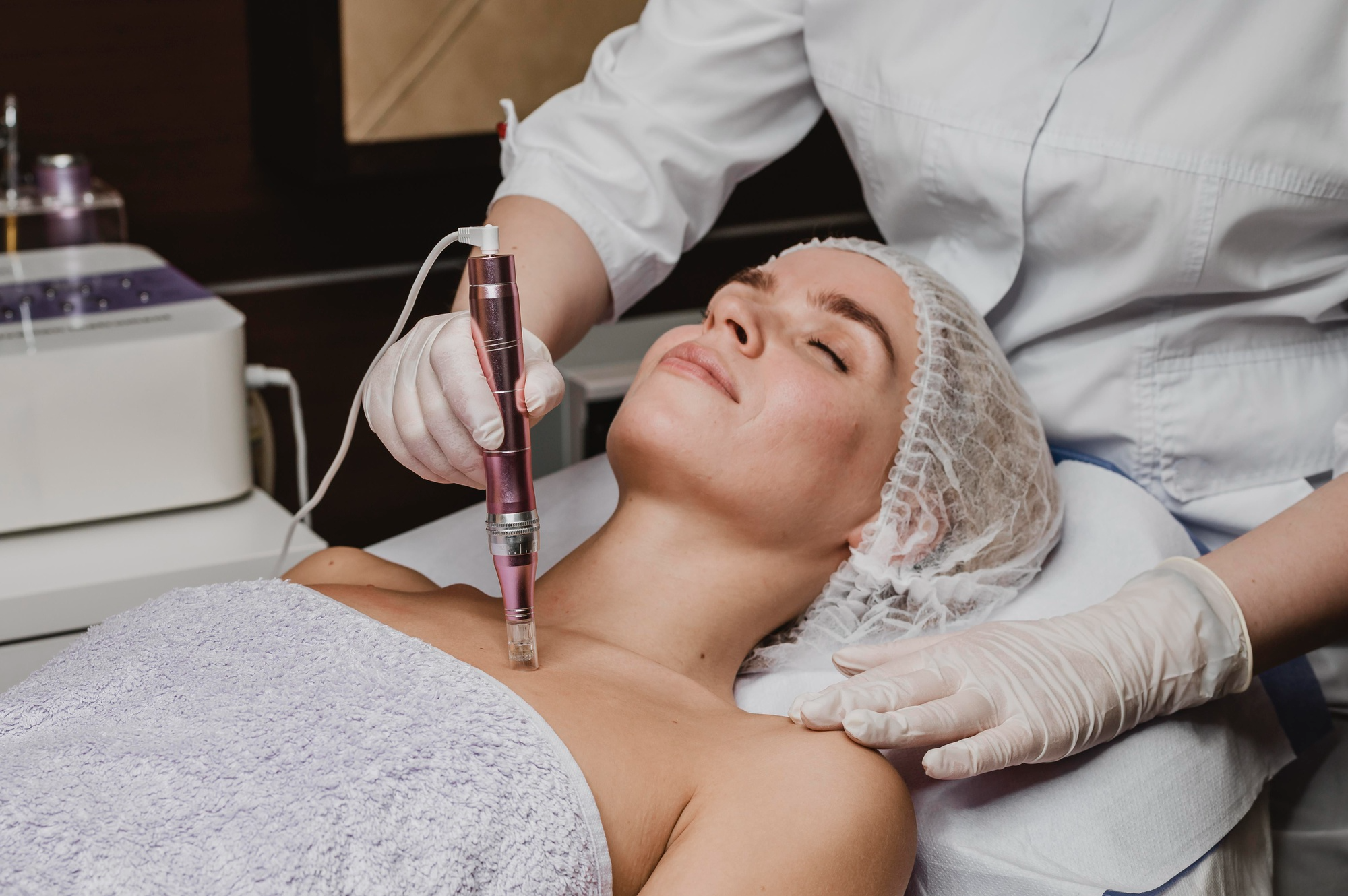 Microneedling Explained: Benefits, Downtime, and Results You Can Expect