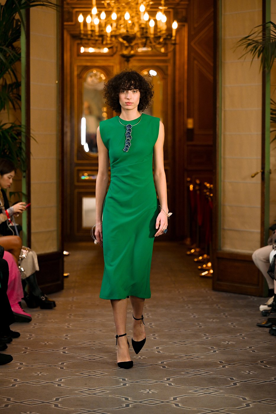 162_resized_flyingsolo_PFW_.jpg