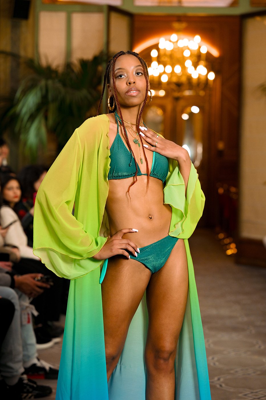 156_resized_flyingsolo_PFW_.jpg