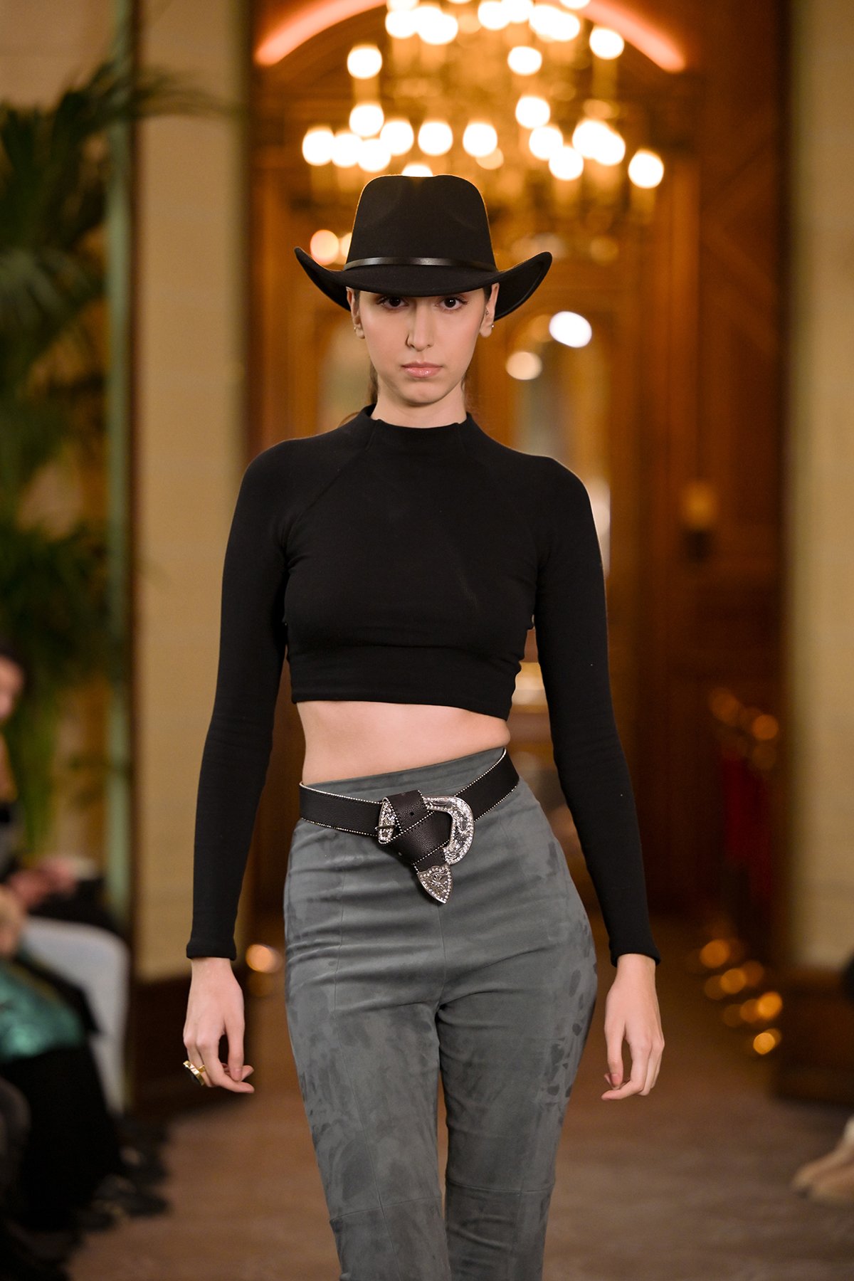 066resized_flyingsolo_PFW_.jpg