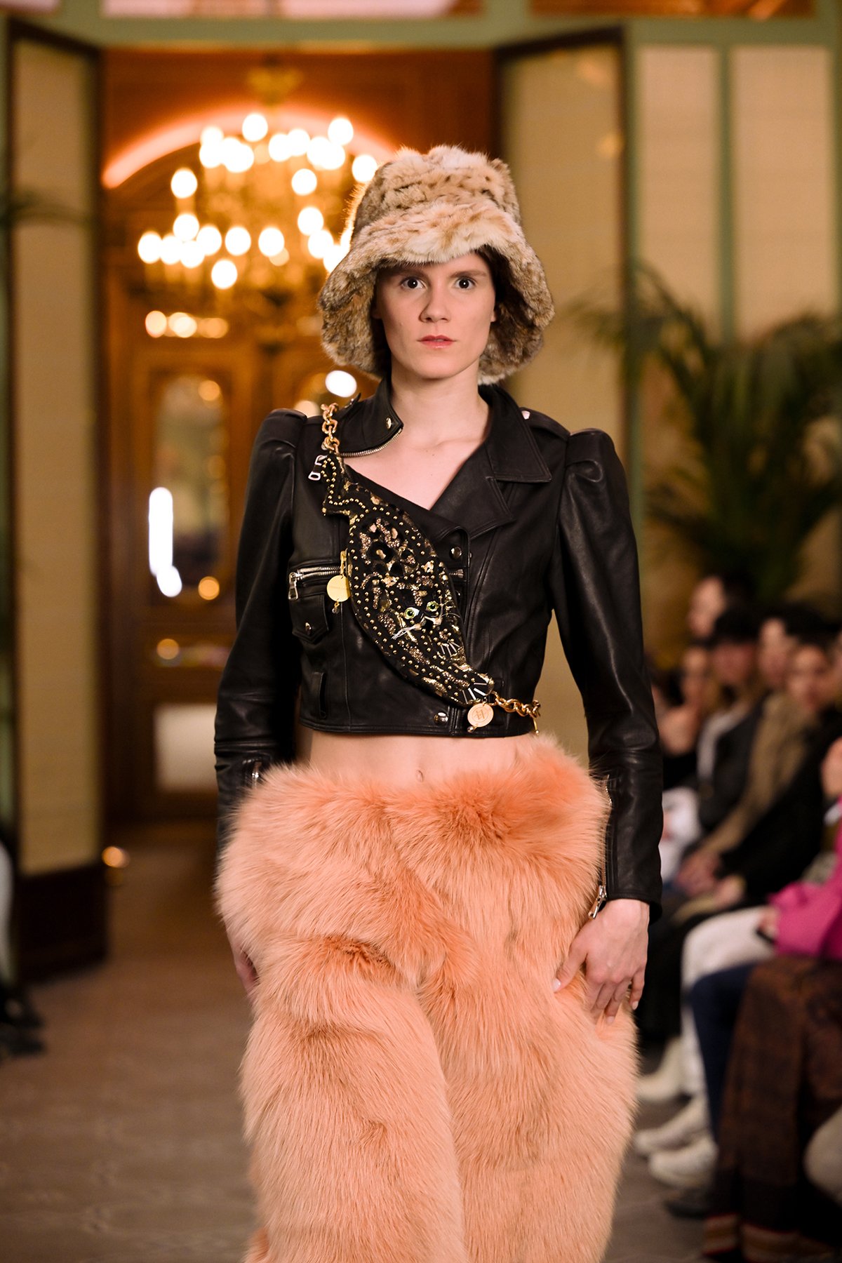 085resized_flyingsolo_PFW_.jpg