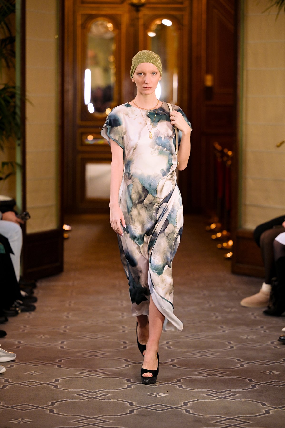 053resized_flyingsolo_PFW_.jpg