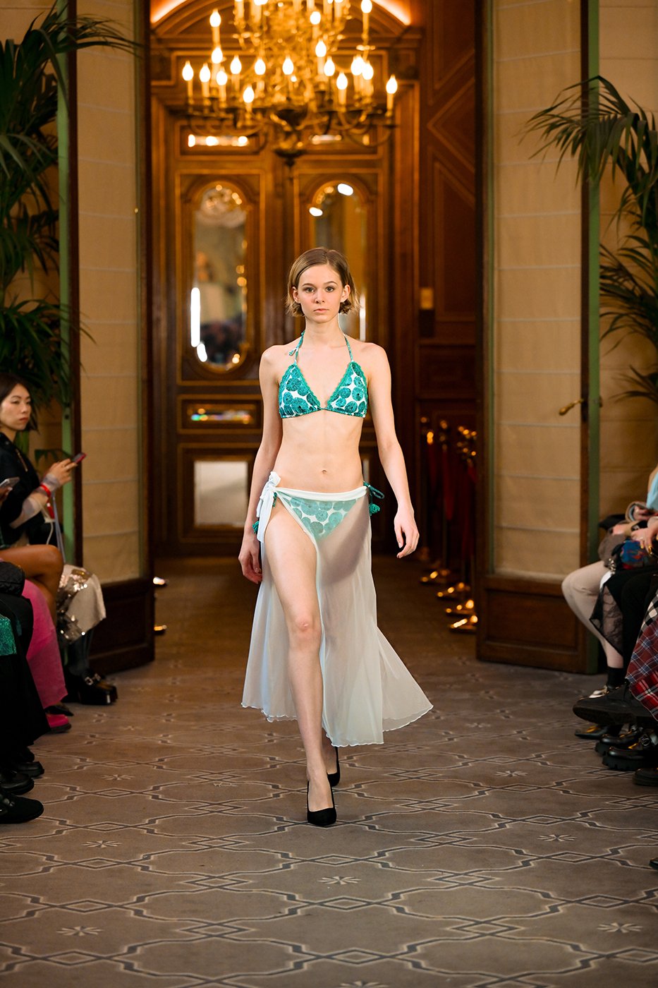 153_resized_flyingsolo_PFW_.jpg