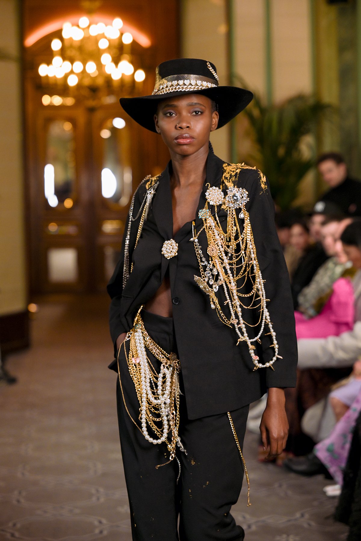 103resized_flyingsolo_PFW_.jpg