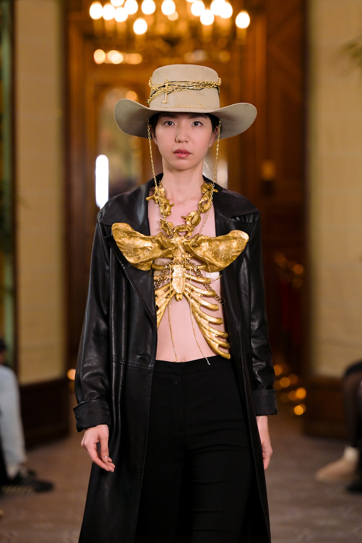 098resized_flyingsolo_PFW_.jpg