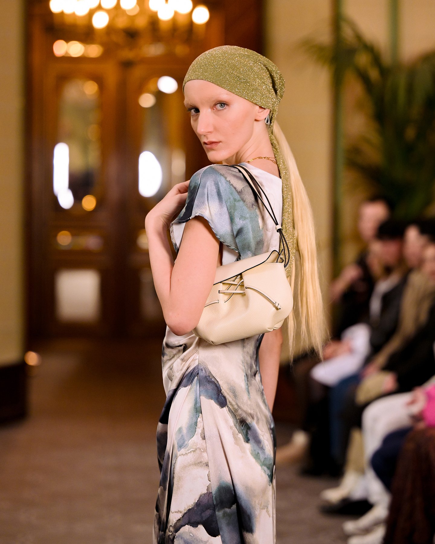 054resized_flyingsolo_PFW_.jpg