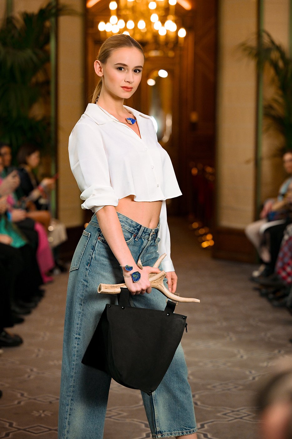 167_resized_flyingsolo_PFW_.jpg