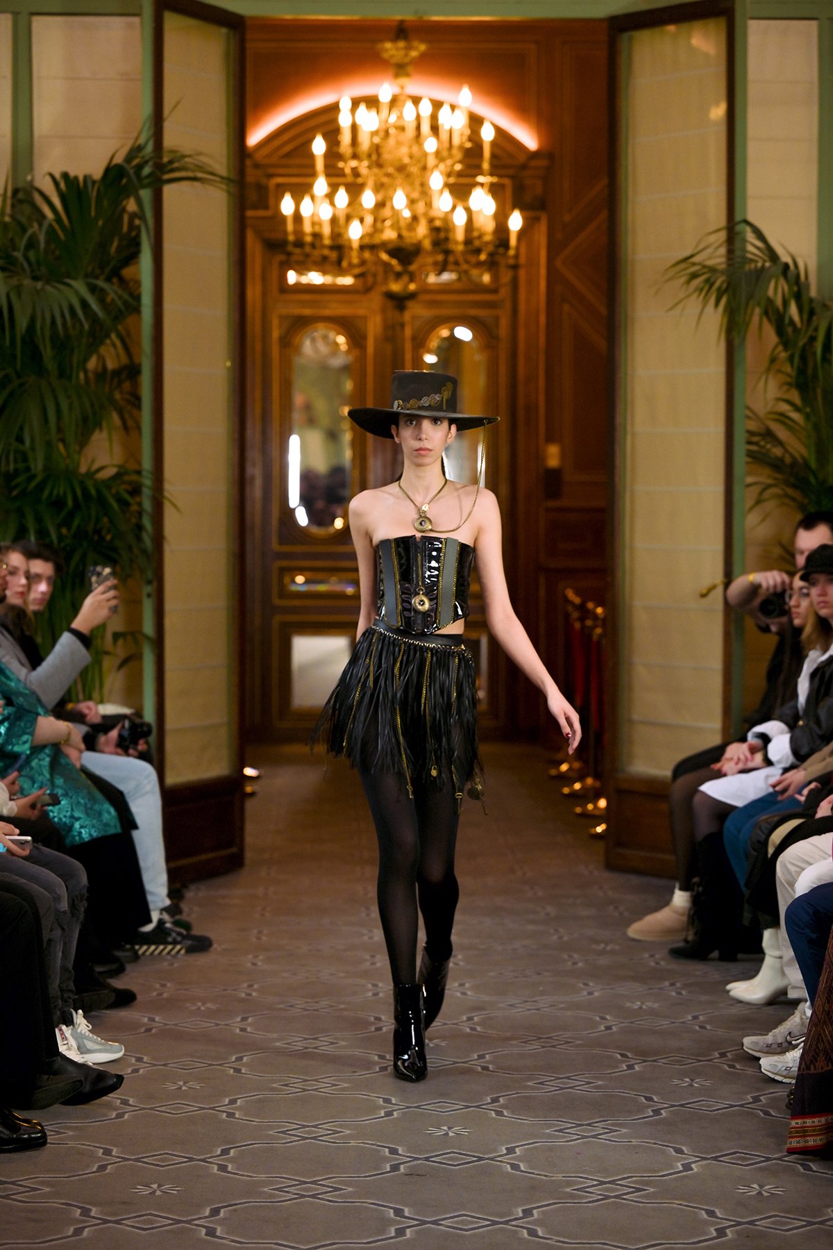 104resized_flyingsolo_PFW_.jpg