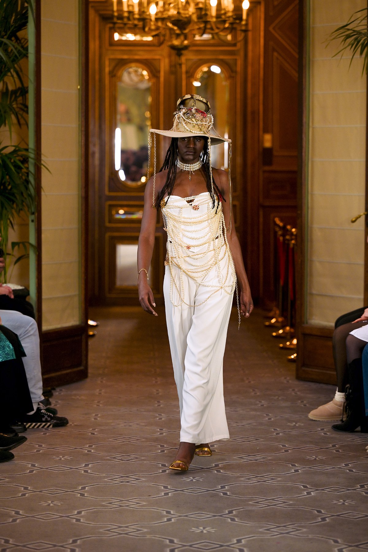 106resized_flyingsolo_PFW_.jpg