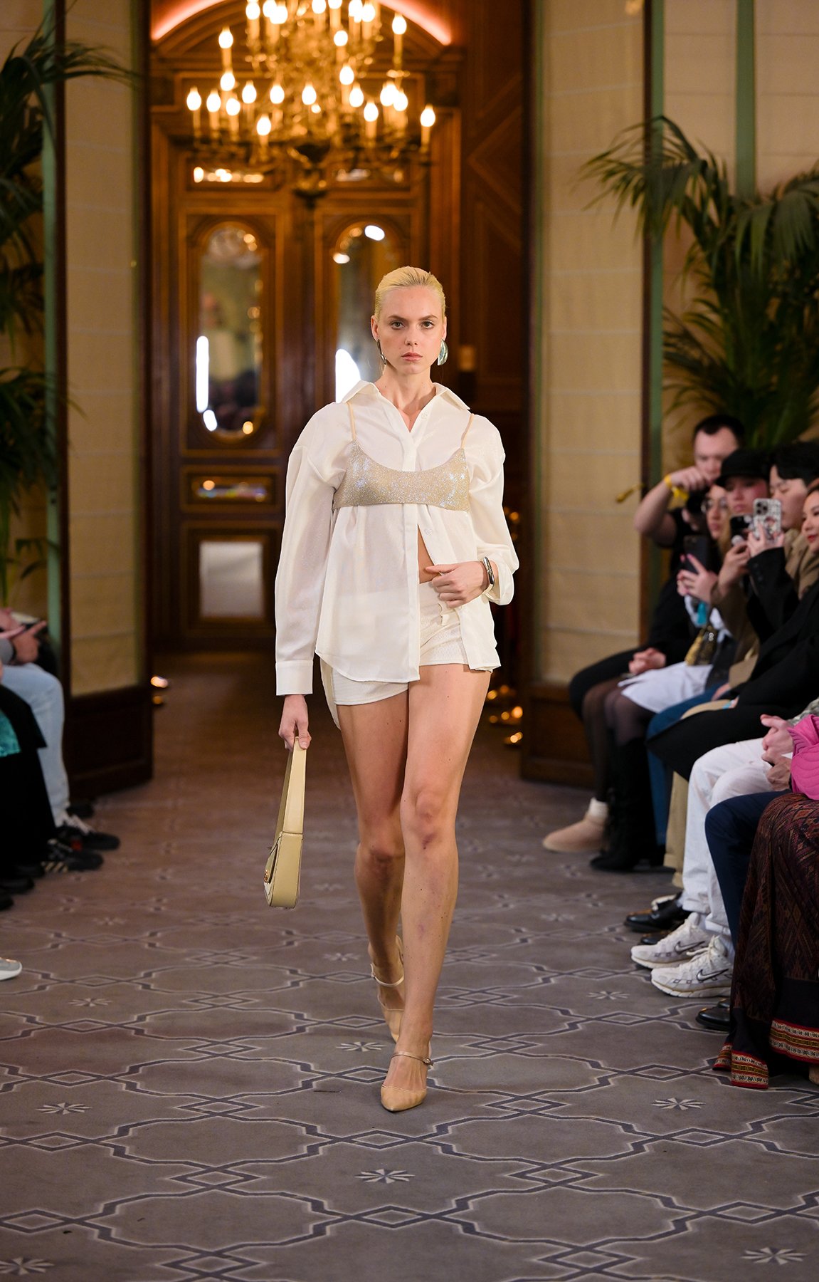 039resized_flyingsolo_PFW_.jpg
