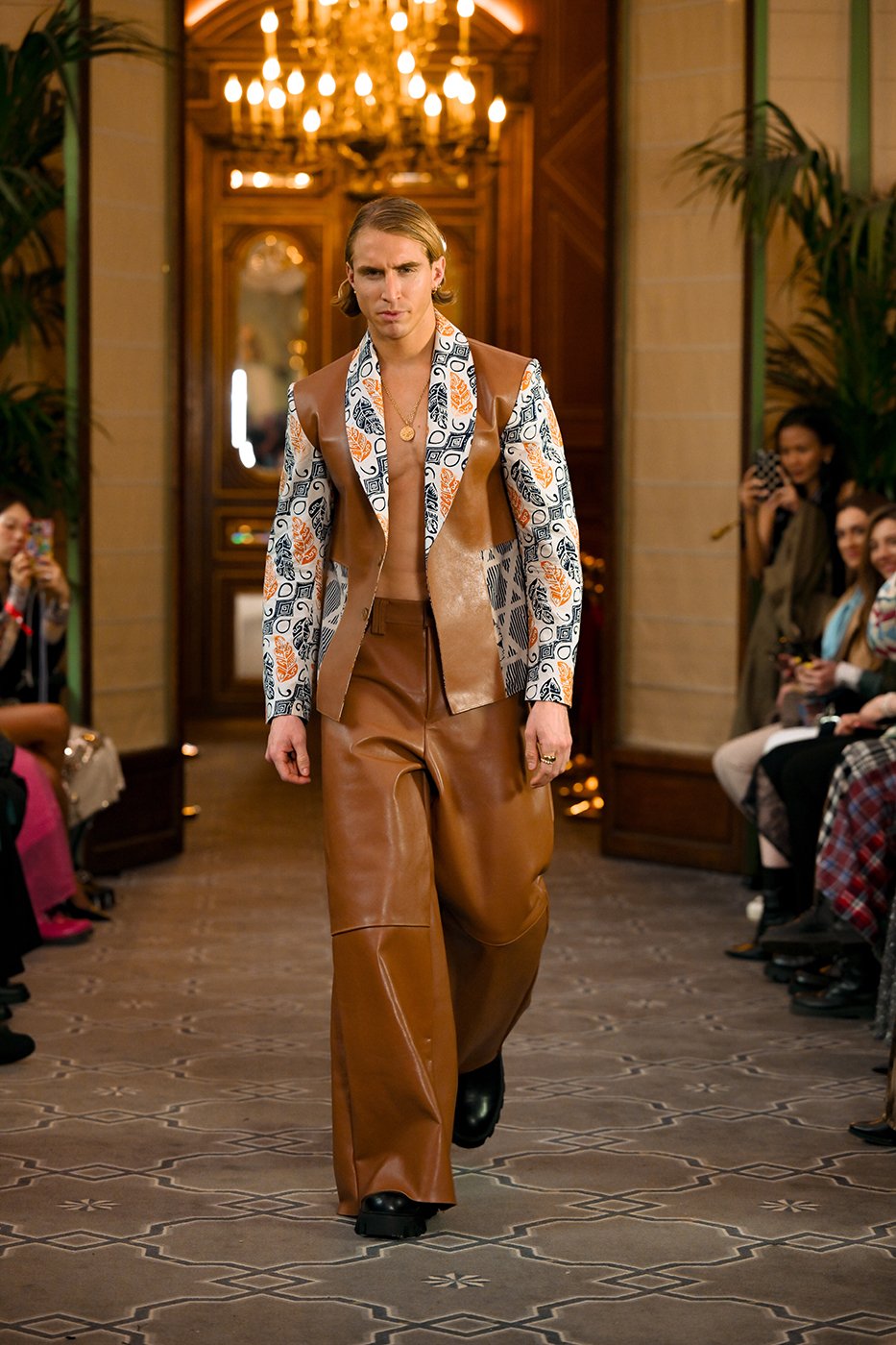 136_resized_flyingsolo_PFW_.jpg