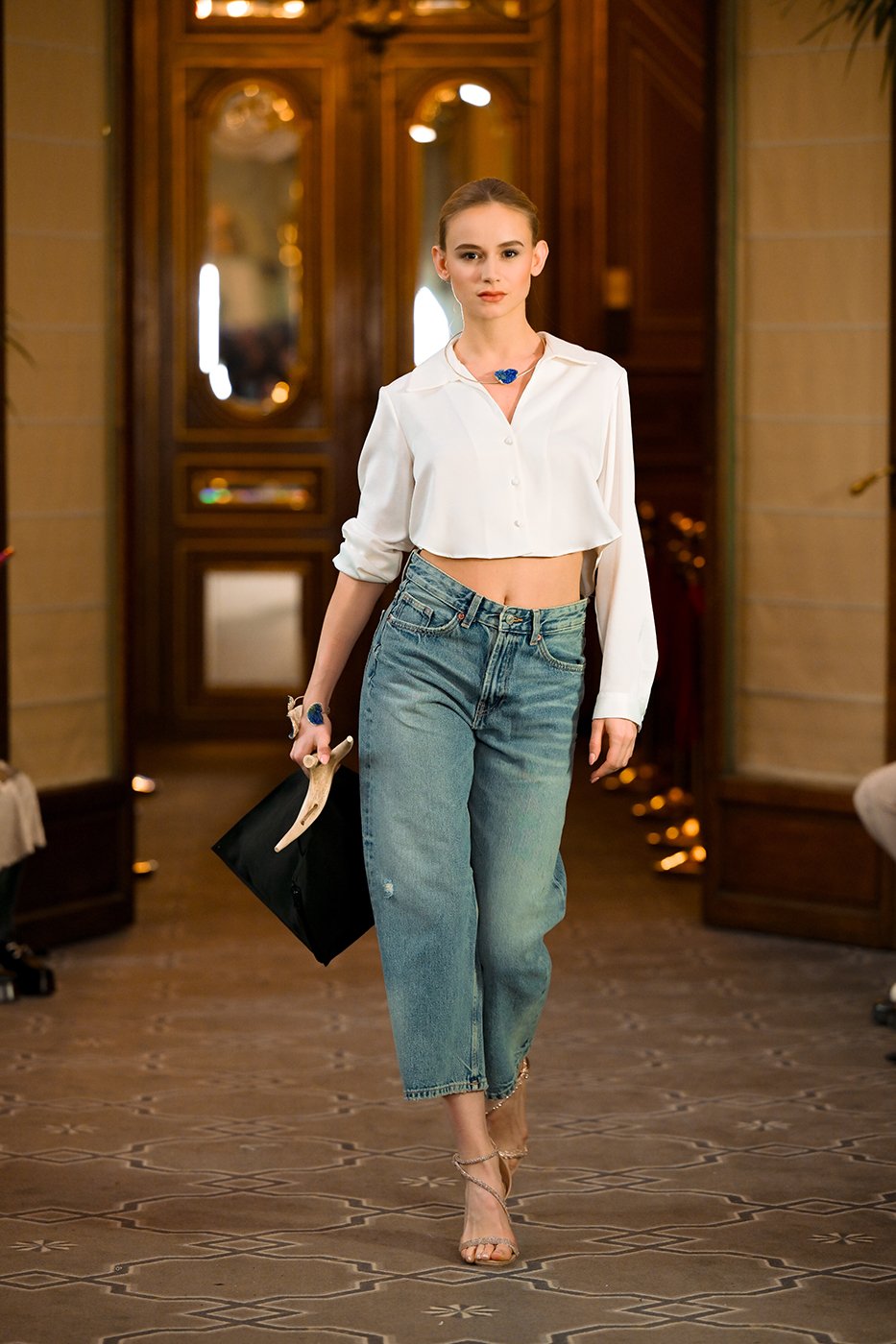166_resized_flyingsolo_PFW_.jpg