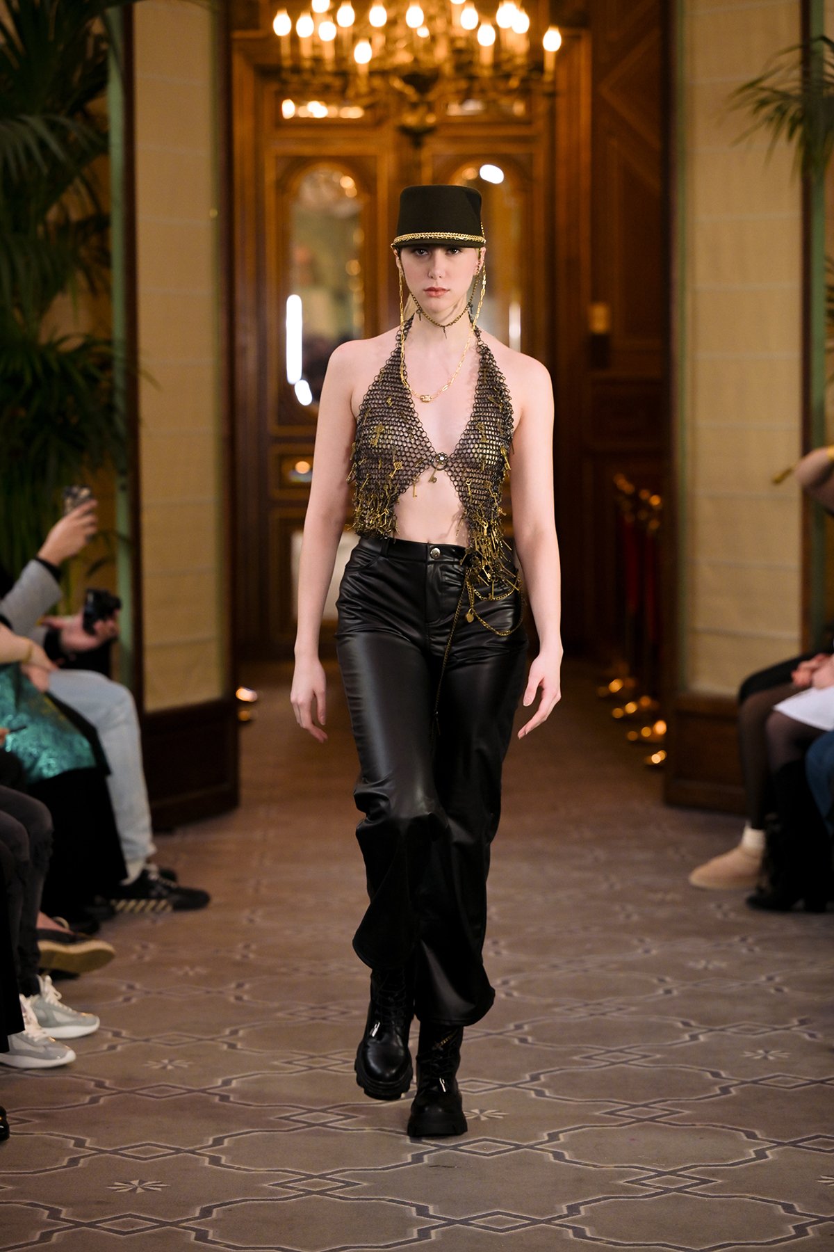095resized_flyingsolo_PFW_.jpg