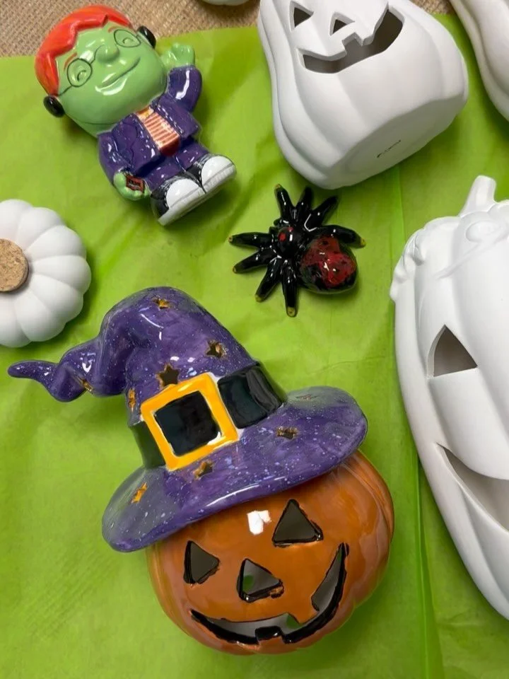 Stop in to paint something spooky this weekend! We&rsquo;re OPEN! 🎃👻🧙&zwj;♀️Hopct.com 

#paintyourownpottery&nbsp;#handsonpotteryct&nbsp;#pottery&nbsp;#familyfun&nbsp;#kids&nbsp;#kidfriendly&nbsp;#mommyandme&nbsp;#birthday&nbsp;#holiday&nbsp;#chri
