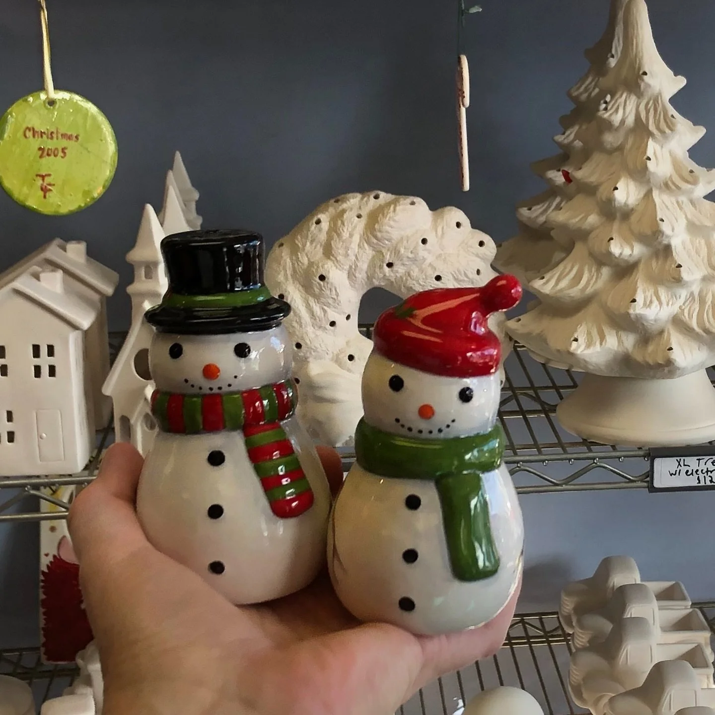 Happy Snow Day!! ☃️☃️☃️ WE&rsquo;RE OPEN in both studios! Stop in to paint! Hopct.com 

#paintyourownpottery&nbsp;#handsonpotteryct&nbsp;#pottery&nbsp;#familyfun&nbsp;#kids&nbsp;kidfriendly&nbsp;mommyandme&nbsp;birthday&nbsp;holiday&nbsp;christmas&nb