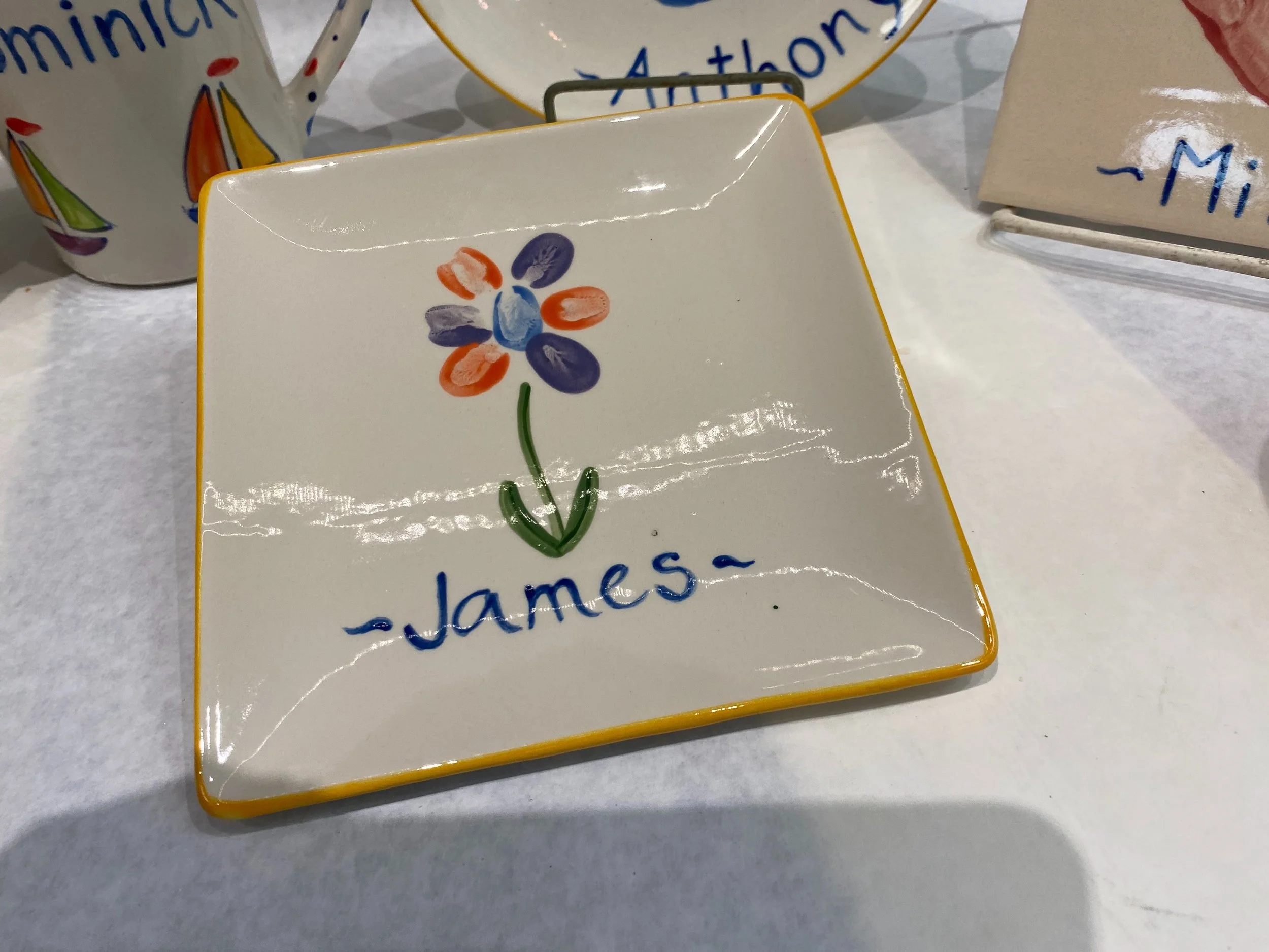 Take a look at these sweet Mother&rsquo;s Day gifts! 💕💕💕 Hope all you mamas had a wonderful day! Hopct.com 

#potterypainting #paintyourownpottery, #pyop #potterystudio #handsonpotteryct