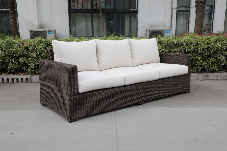 Lakeshore_Sofa_E_34.jpg