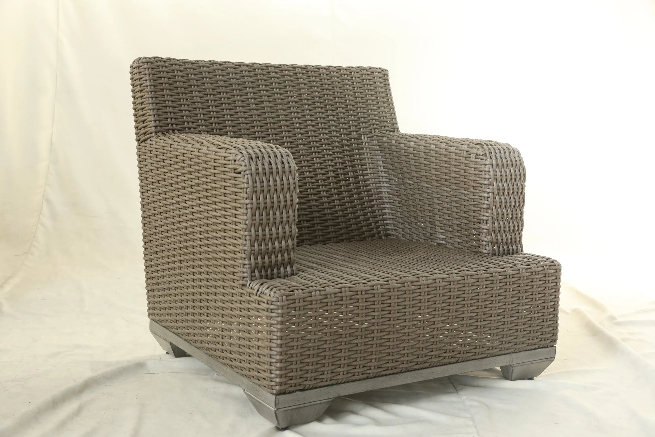 Brookstone_Club_Chair_Cushionless_W_34.JPG