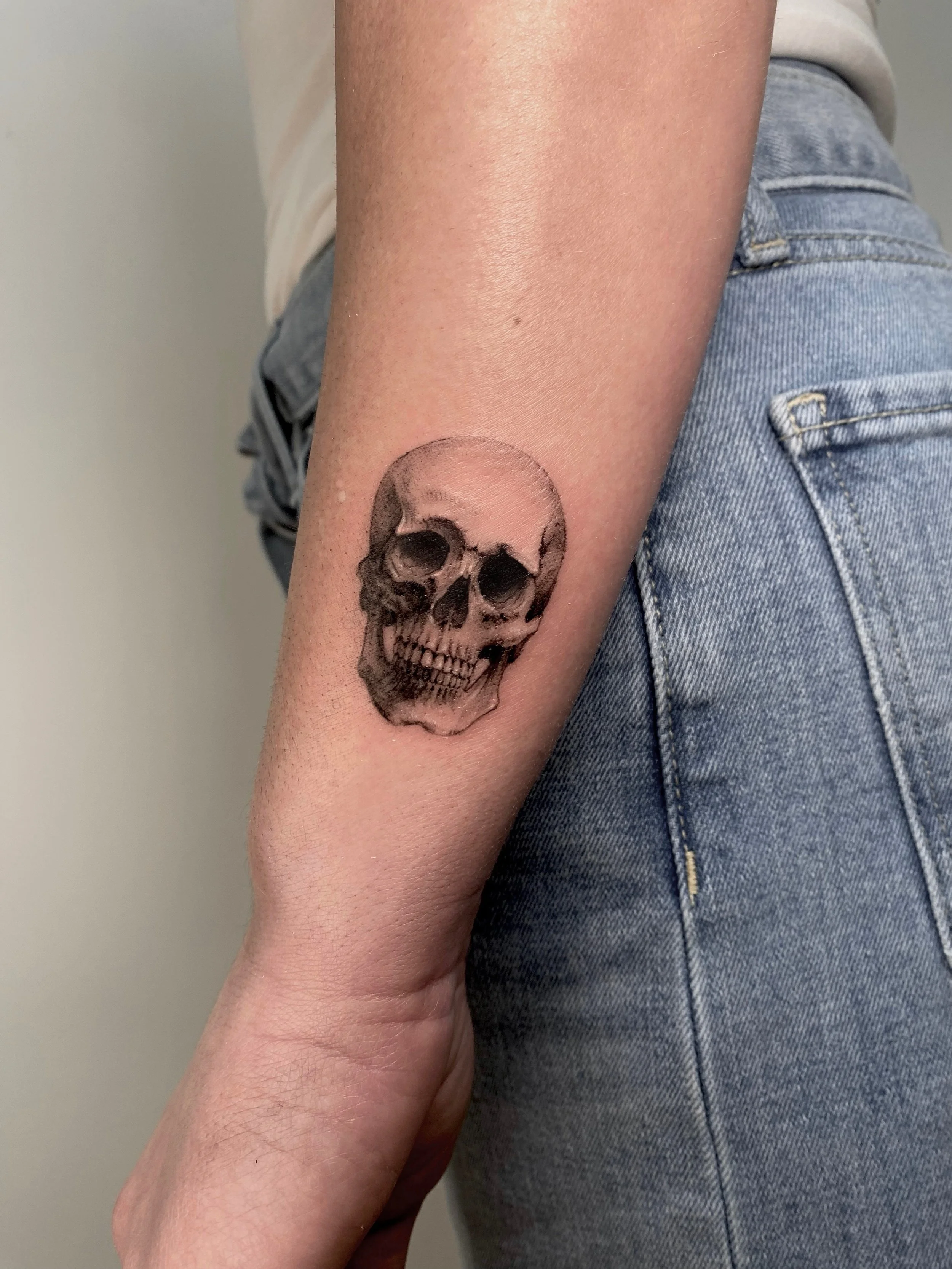 Facetune_04-12-2025-12-42-40 2.jpeg