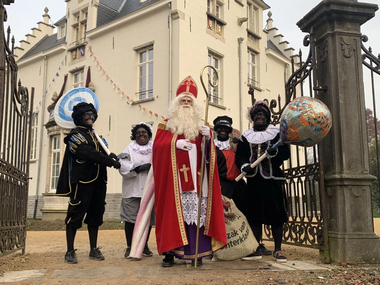 bezoek aan het sinterklaaskasteel eerste leerjaar