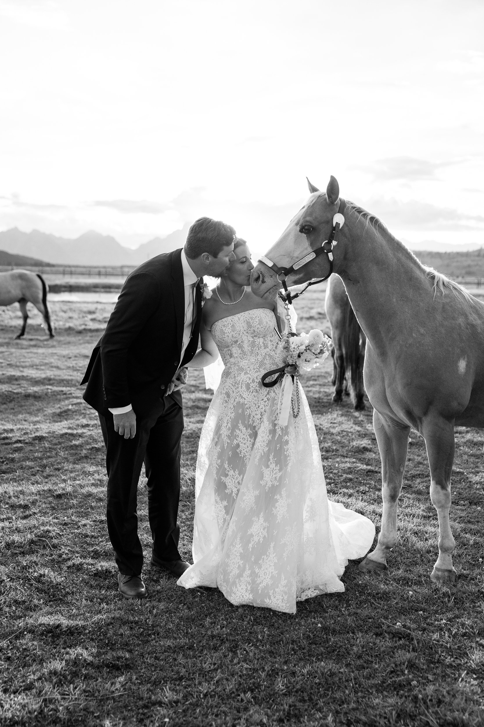 WeddingPhotographyJacksonHole-281.jpg