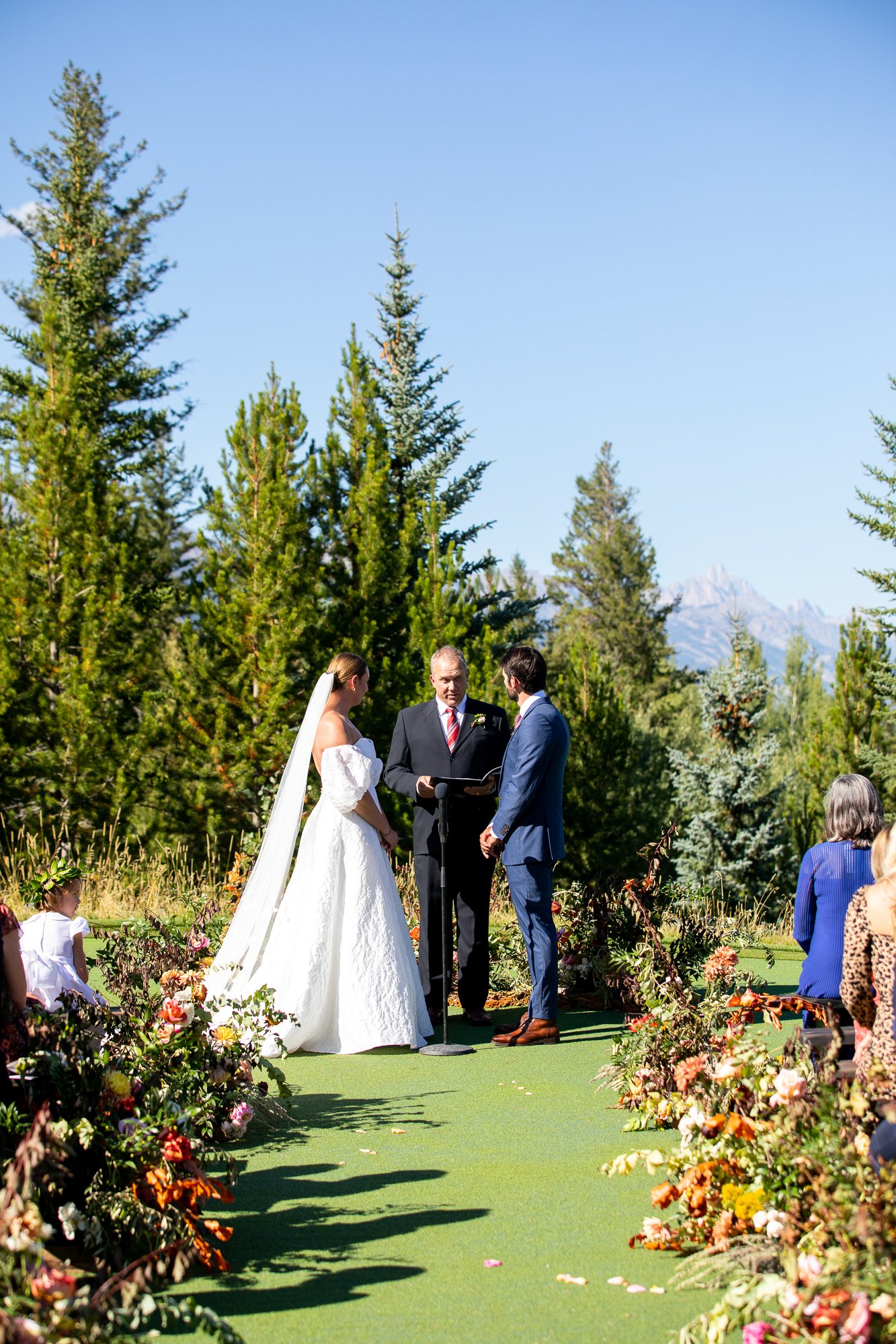 LindleyRust_JacksonHoleWedding-117.jpg