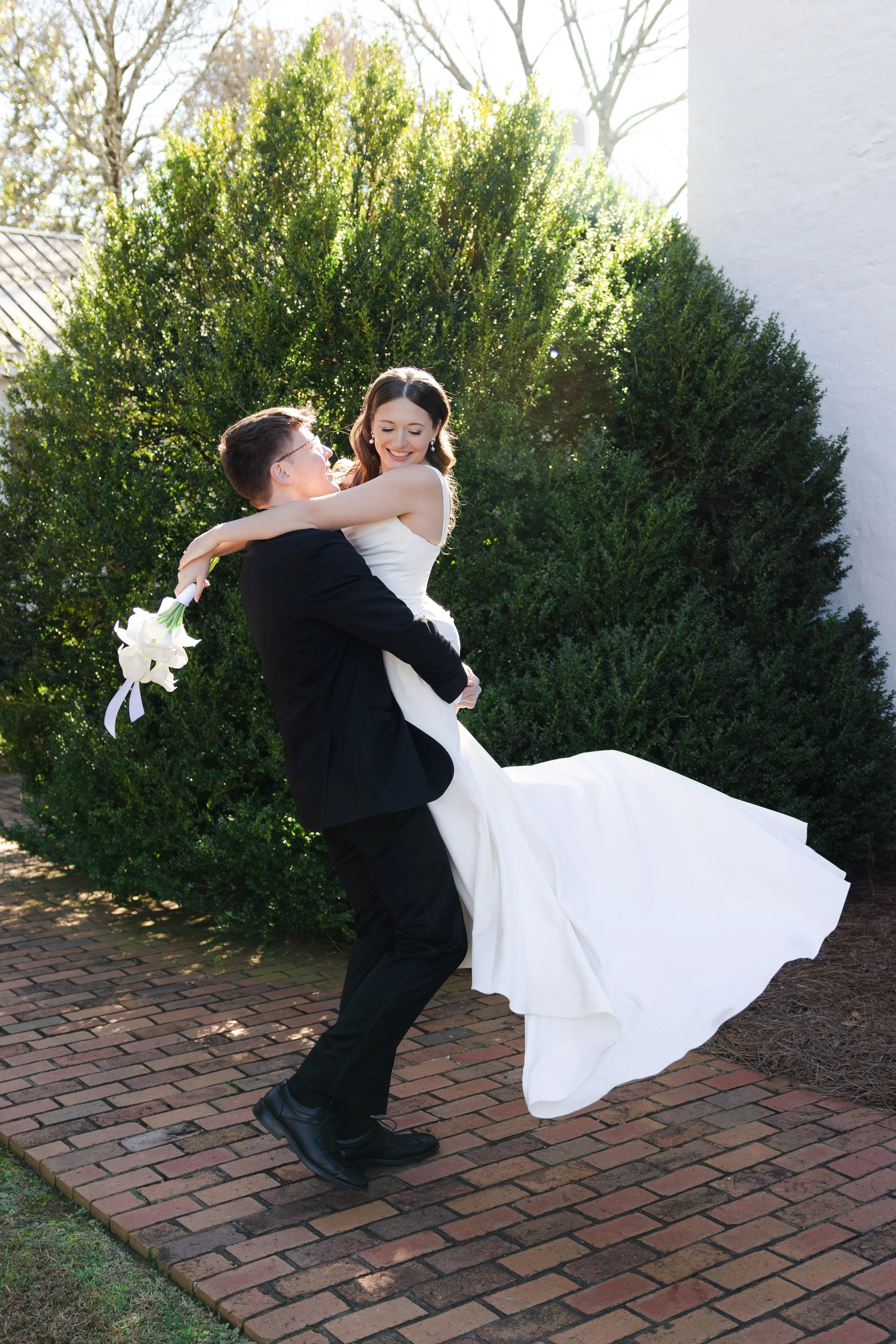 Documentary vs Editorial Wedding Photography: Which Style Is Right for You?