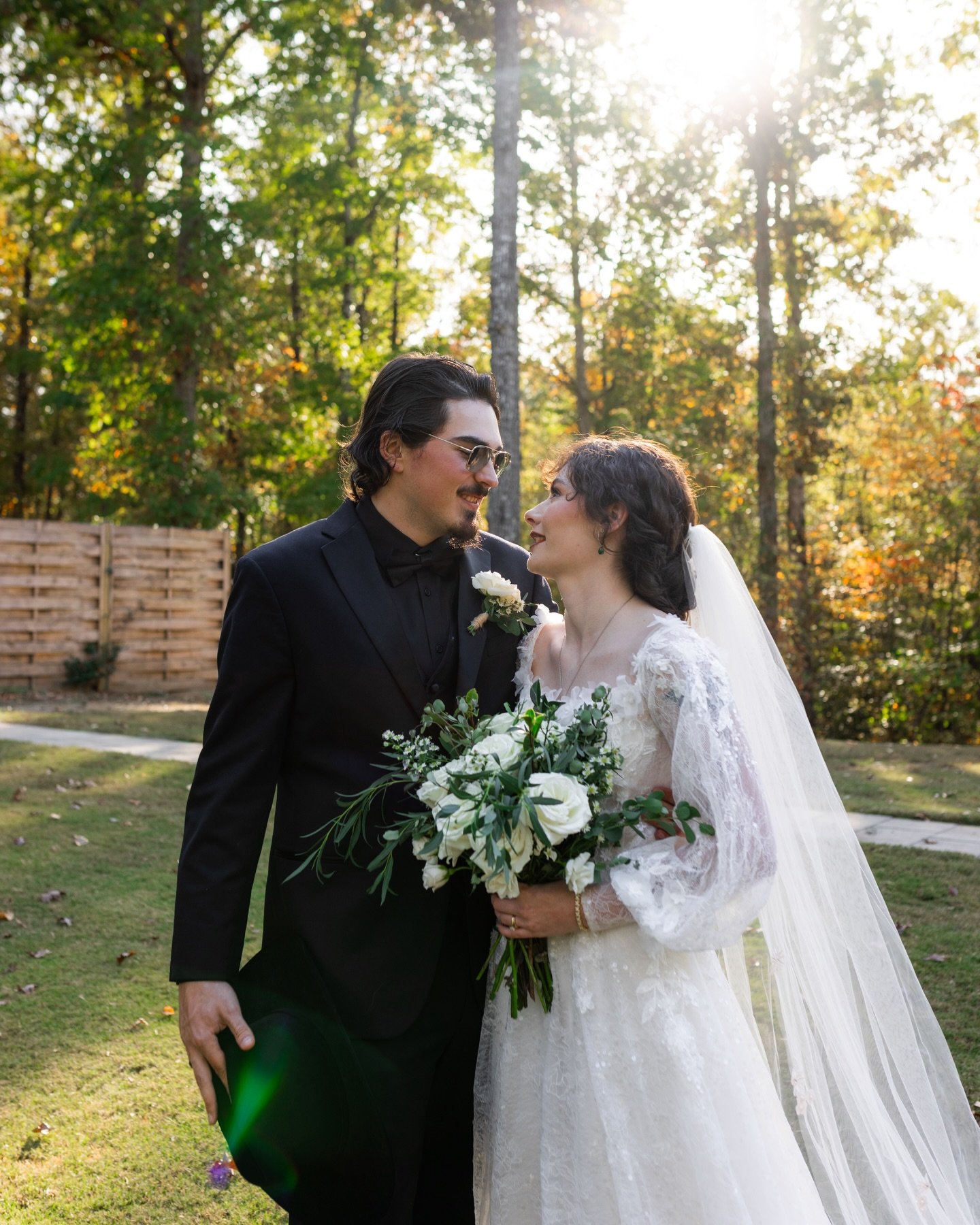Reflecting on Hope + Killian&rsquo;s wedding day.

Their wedding was one that fell in my busiest season, so I am just now getting to share all the beautiful details of it. The things that stand out to me when I think about this day were the emotional
