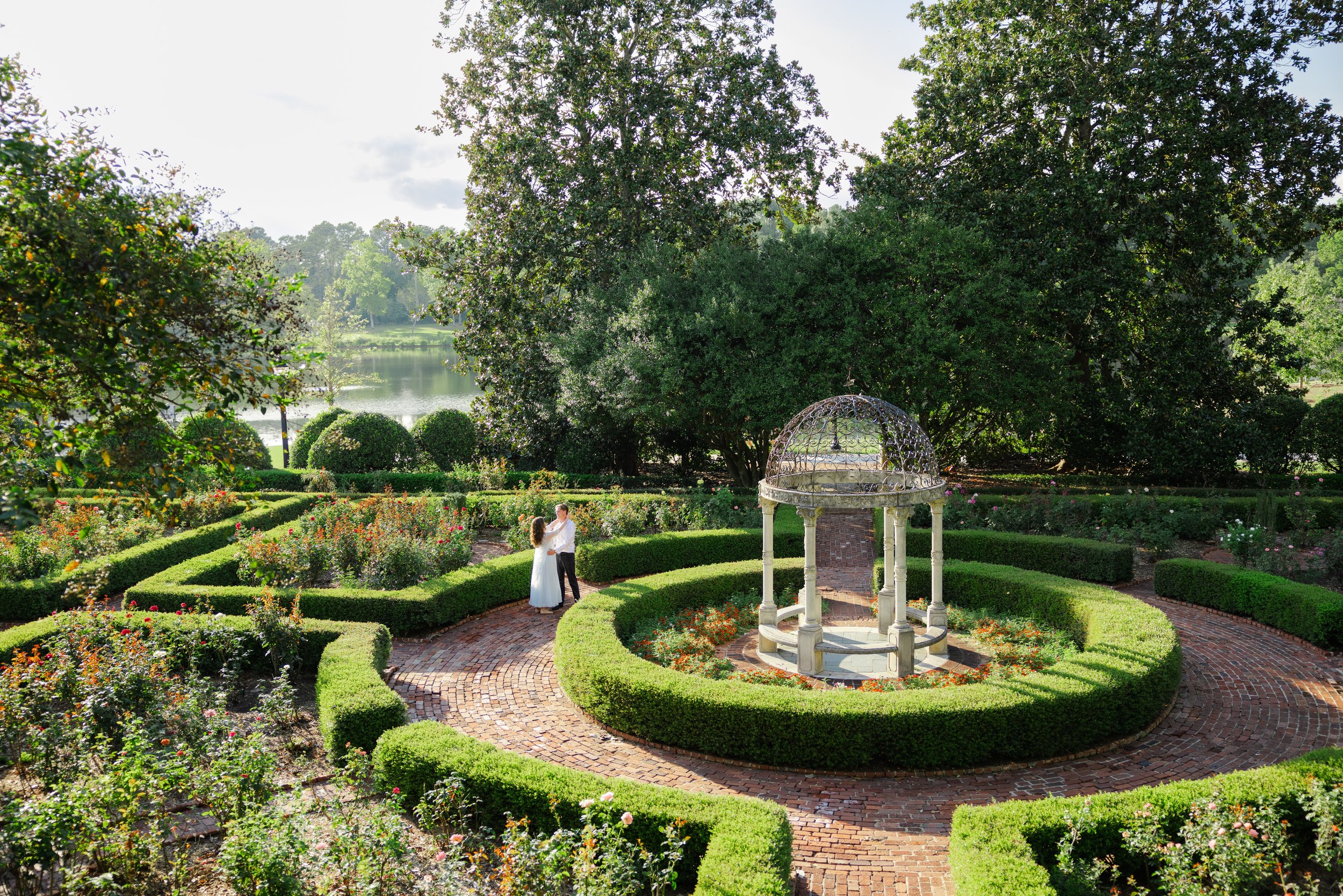 7_TORI_AND_JUSTIN_FURMAN_ROSE_GARDENS_SC.jpg