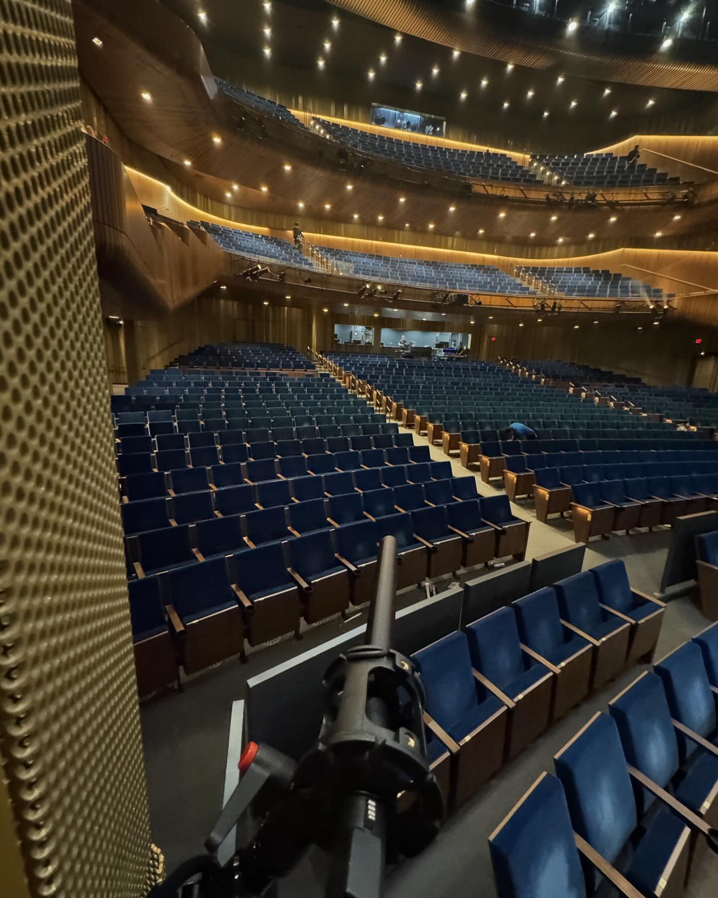 Was a busy week for me again. 

A couple of pictures from mixing some IEMs last night, a couple of cool great things to nerd out about in that world like using my @sennheiser 416s as audience mics to provide some nice ambience and remove the weirdnes