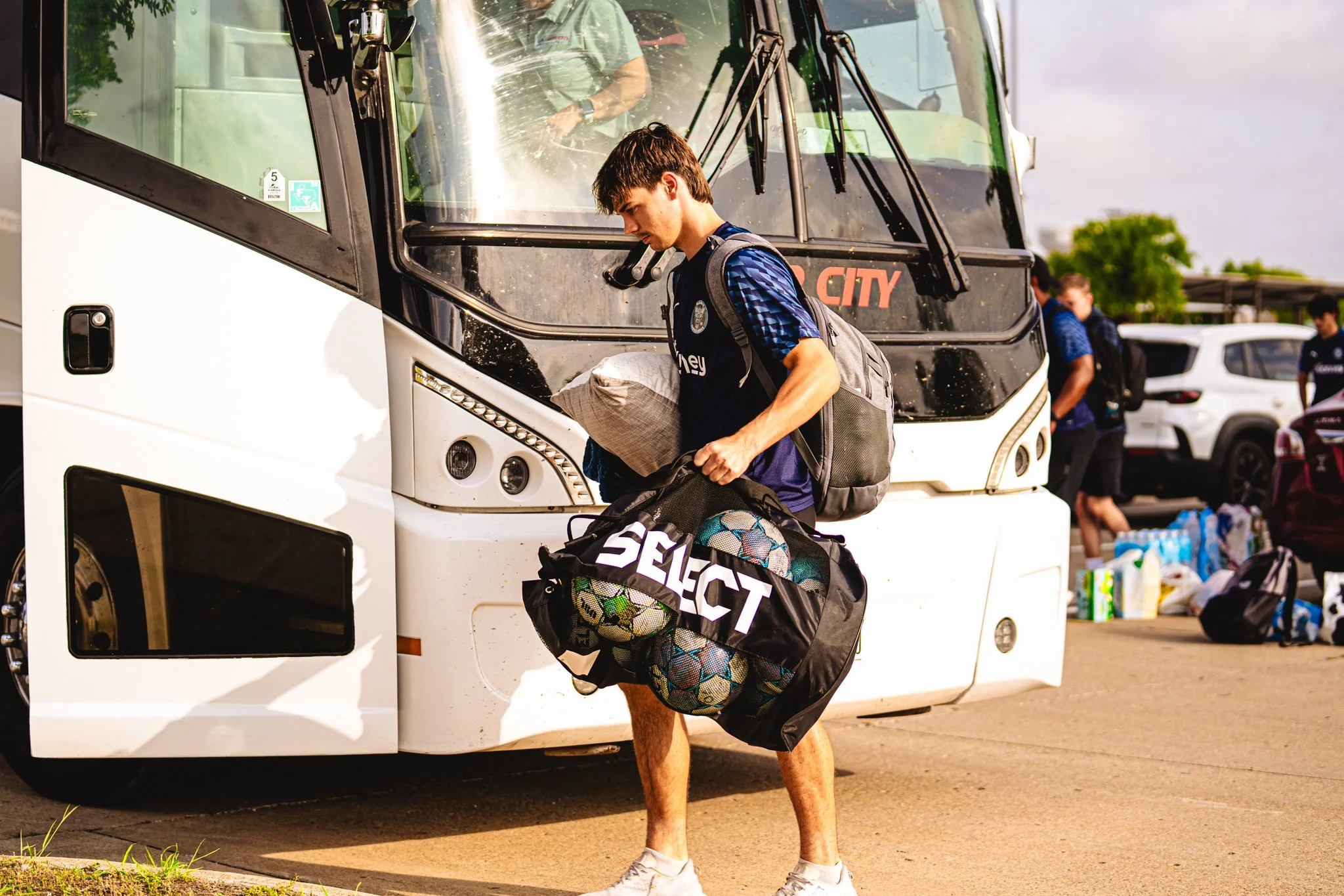 Bus - Tristan P-102.jpg
