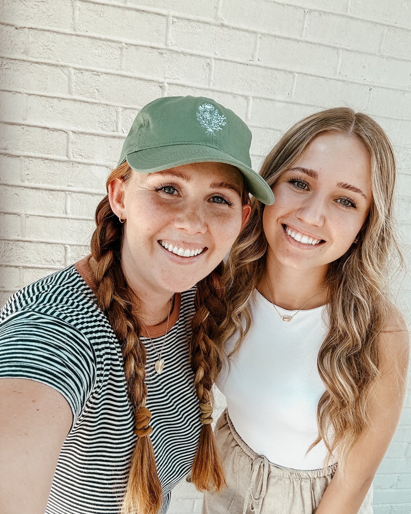 I have exciting news to share&hellip;.!&nbsp;
&nbsp;
After almost a year without one, I have finally found and hired a new co-stylist/assistant to join you and I in the salon during our hair appointments together. YAY!
&nbsp;
Everyone please welcome 