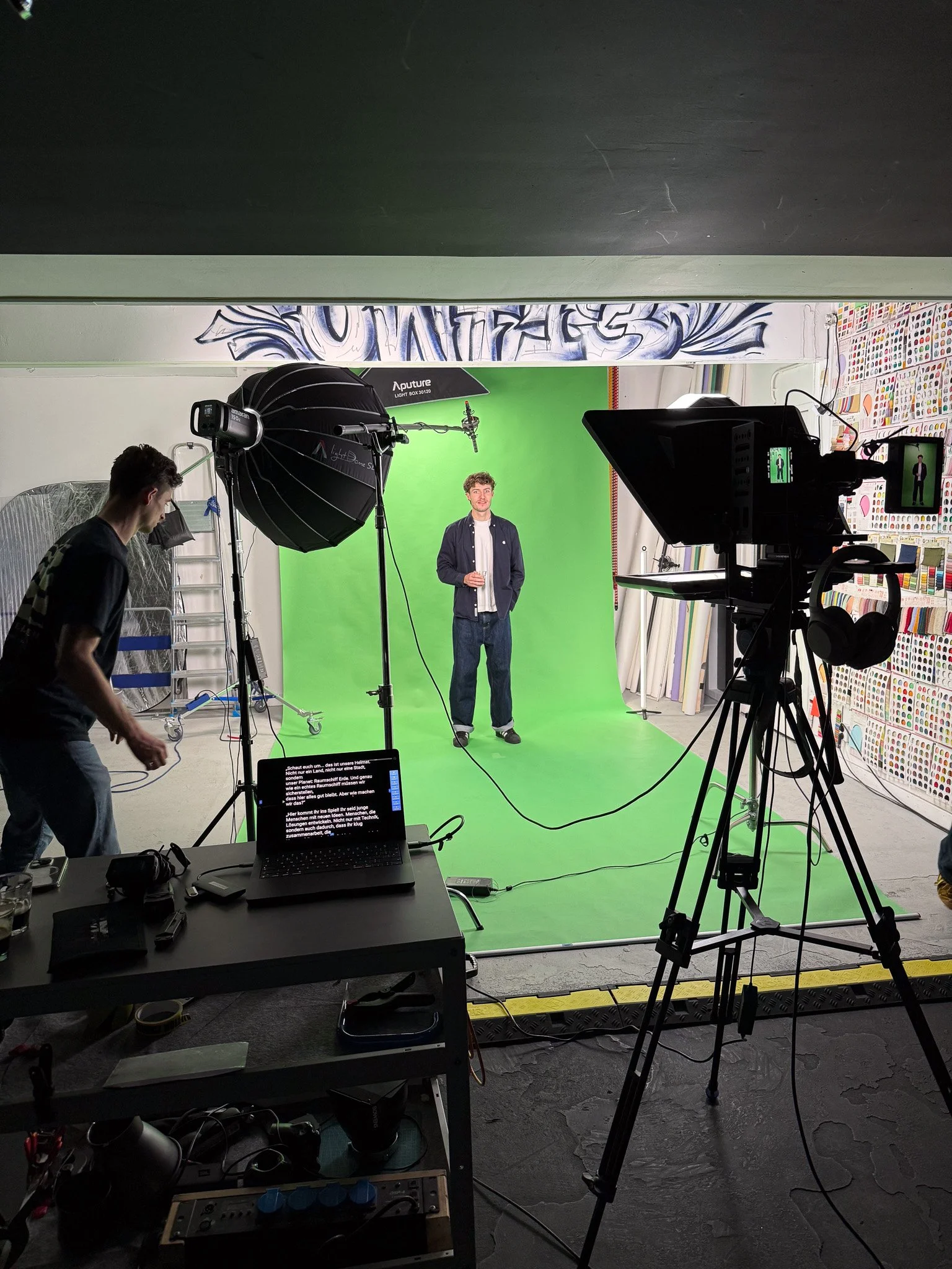 5 Creative Ways to Use Coloured Photo Backdrops for Your Next Shoot