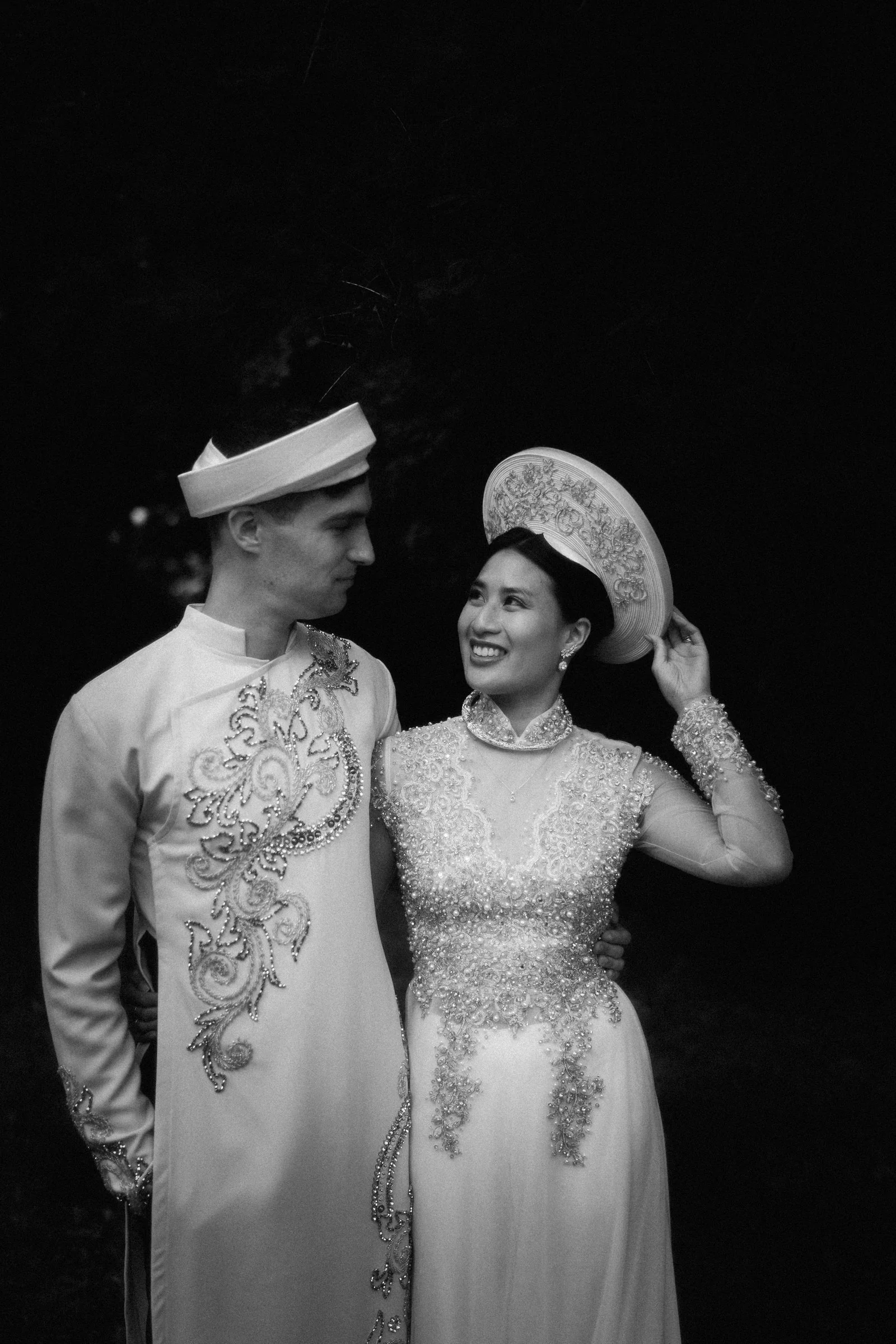 mariage-asiatique-preparation-detail-traditionnel-destination-wedding-photographe-mariage-video-mariage-the-wild-strawberry.webp