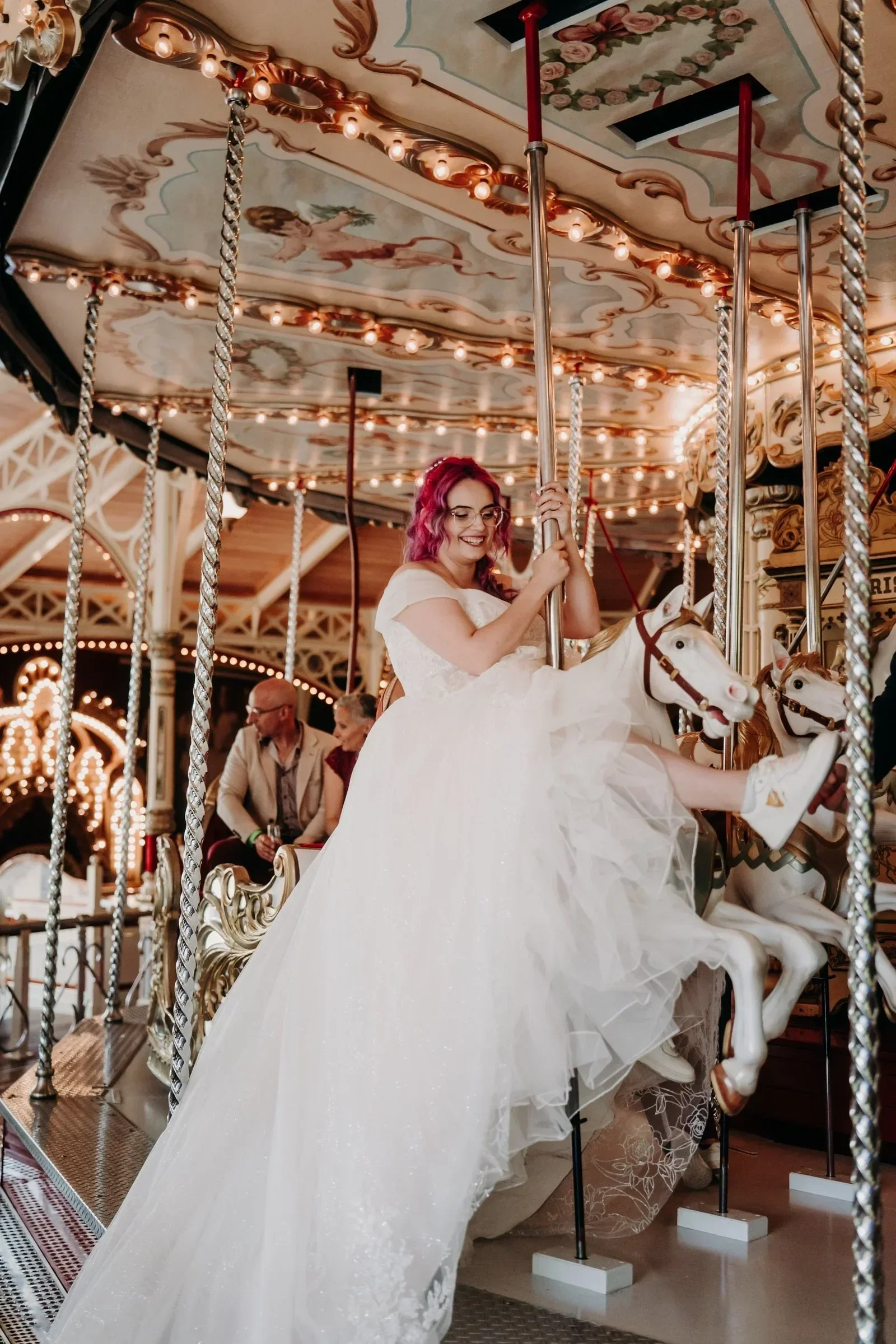 mariage-parc-attraction-fete-foraine-nigloland-reportage-mariage-disney-destination-wedding-photographe-mariag.webp