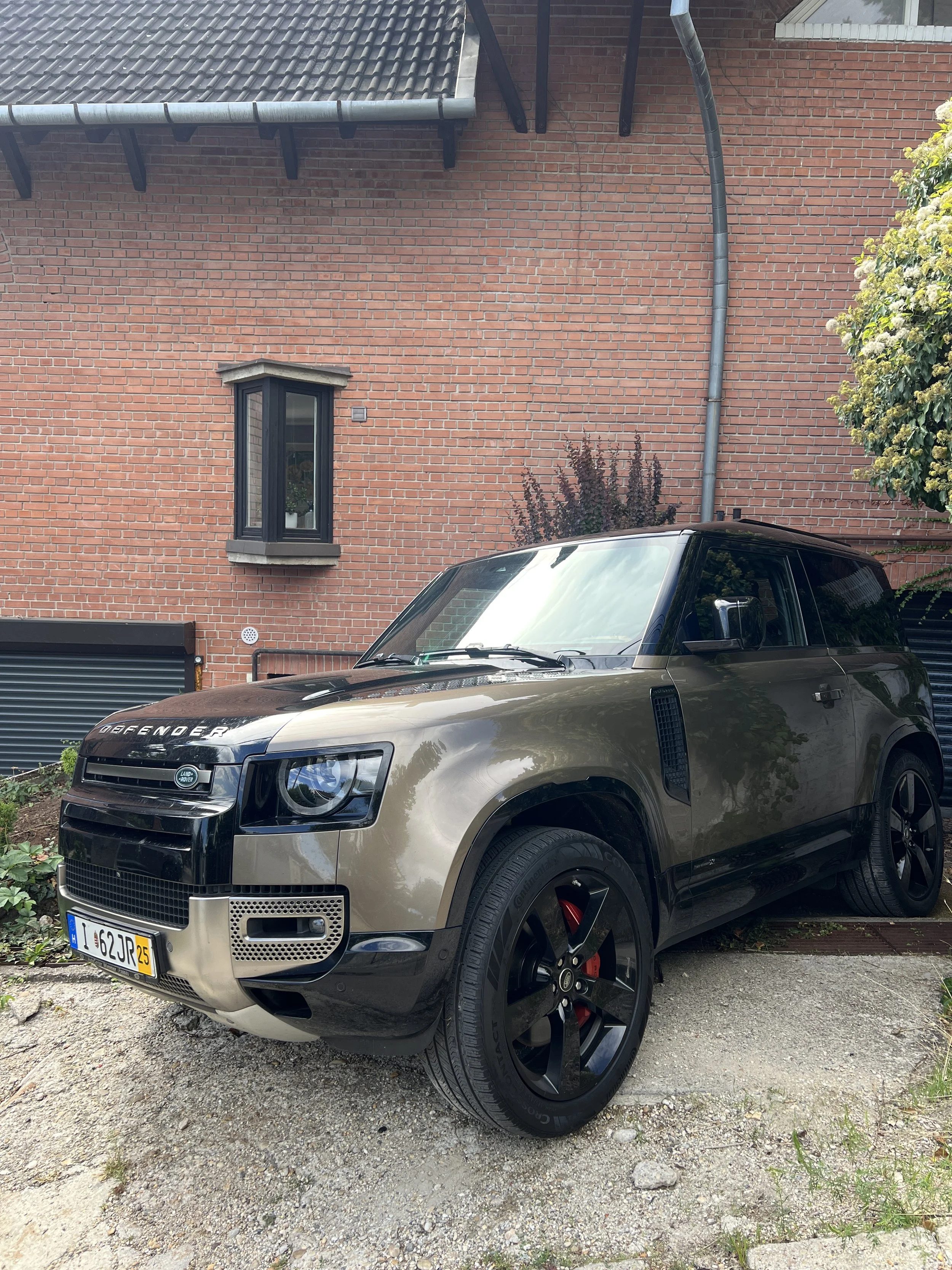 Gyors honosítás prémium kategóriás járművekhez.